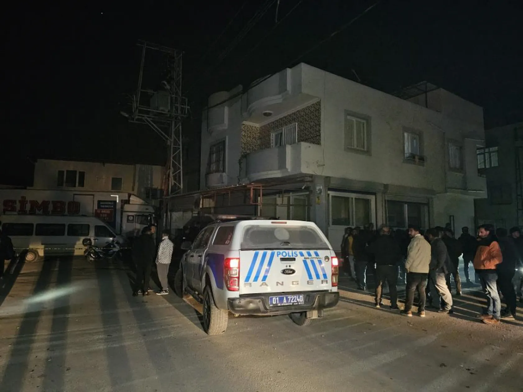 Ekmek imalathanesine silahlı saldırı: 4 yaralı