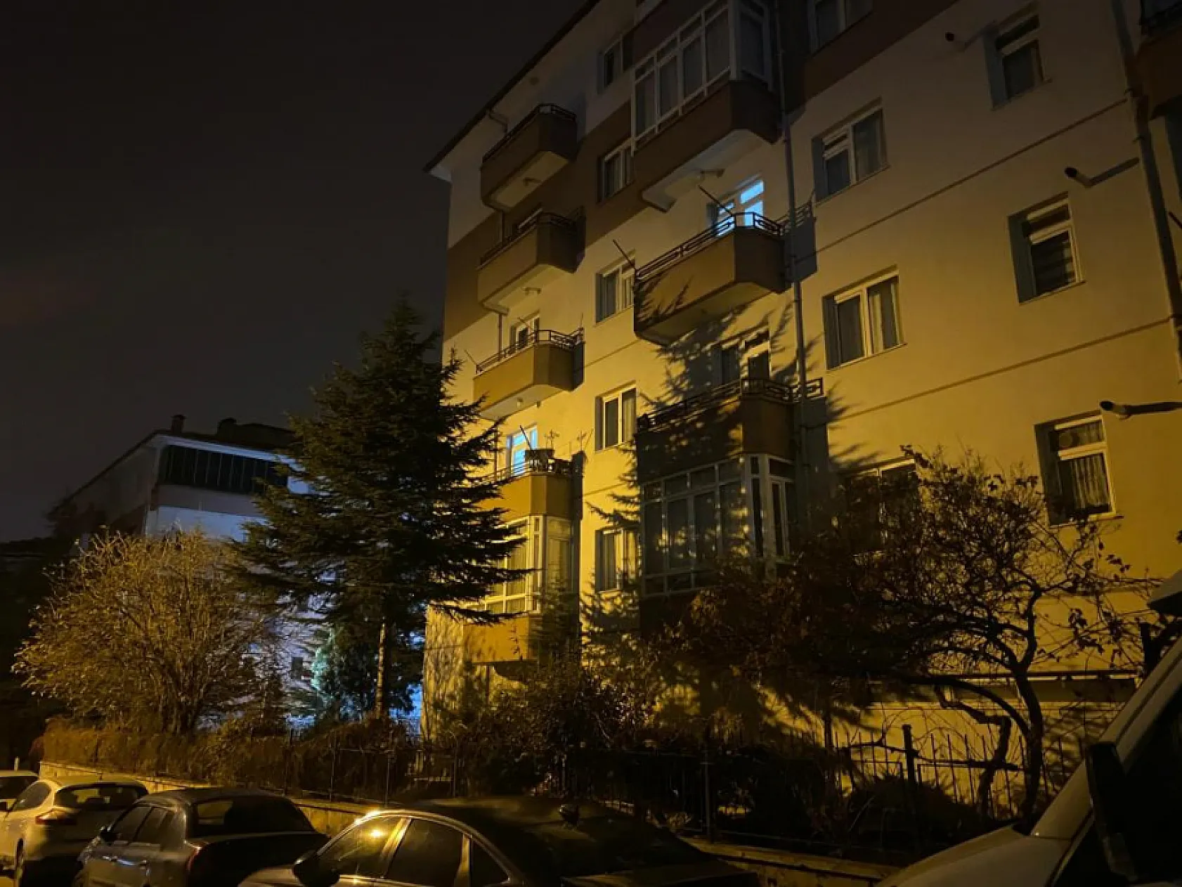 Boşanma aşamasındaki çiftin aileleri birbirine girdi: 1 ölü, 4 yaralı