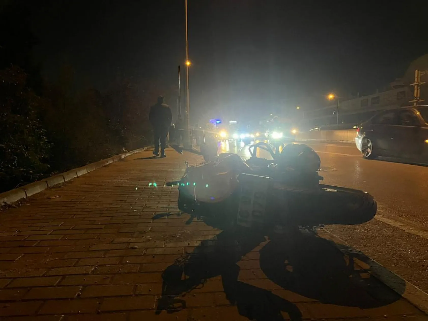 Feci kaza: Otomobile çarpan motosikletteki 2 kişi hayatını kaybetti