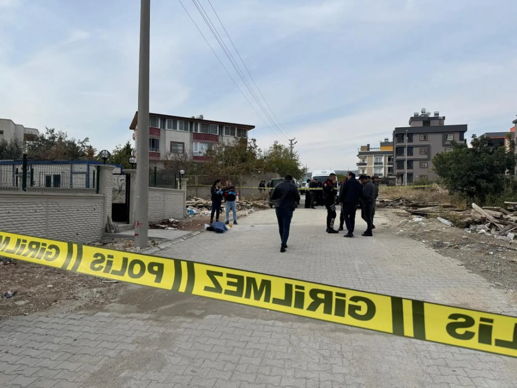 Koca vahşeti: Eşini yeni aldıkları evin önünde öldürdü