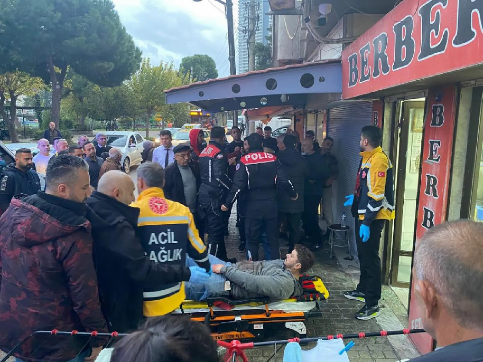 Berbere silahlı saldırı: 4 yerinden vurup kaçtı