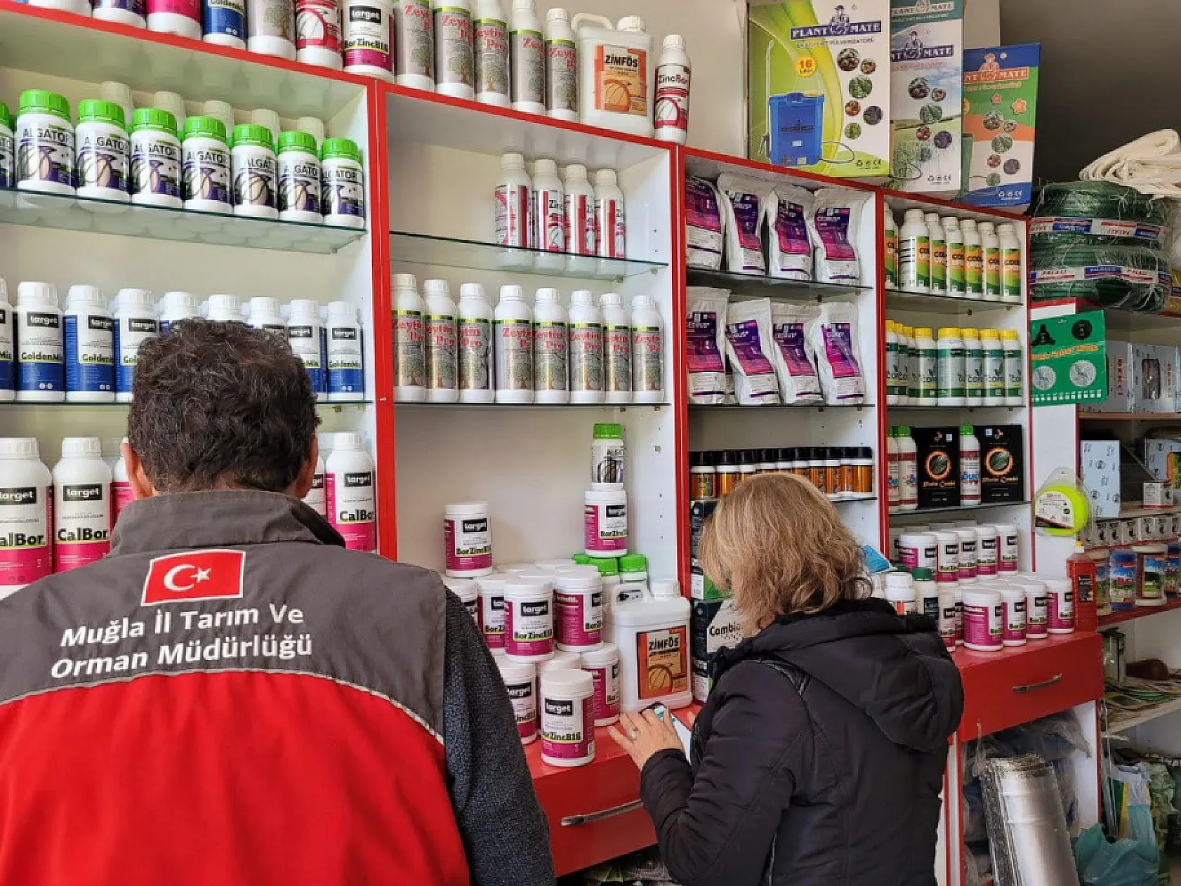 Menteşe'de gübre ve ilaç bayilerine denetim