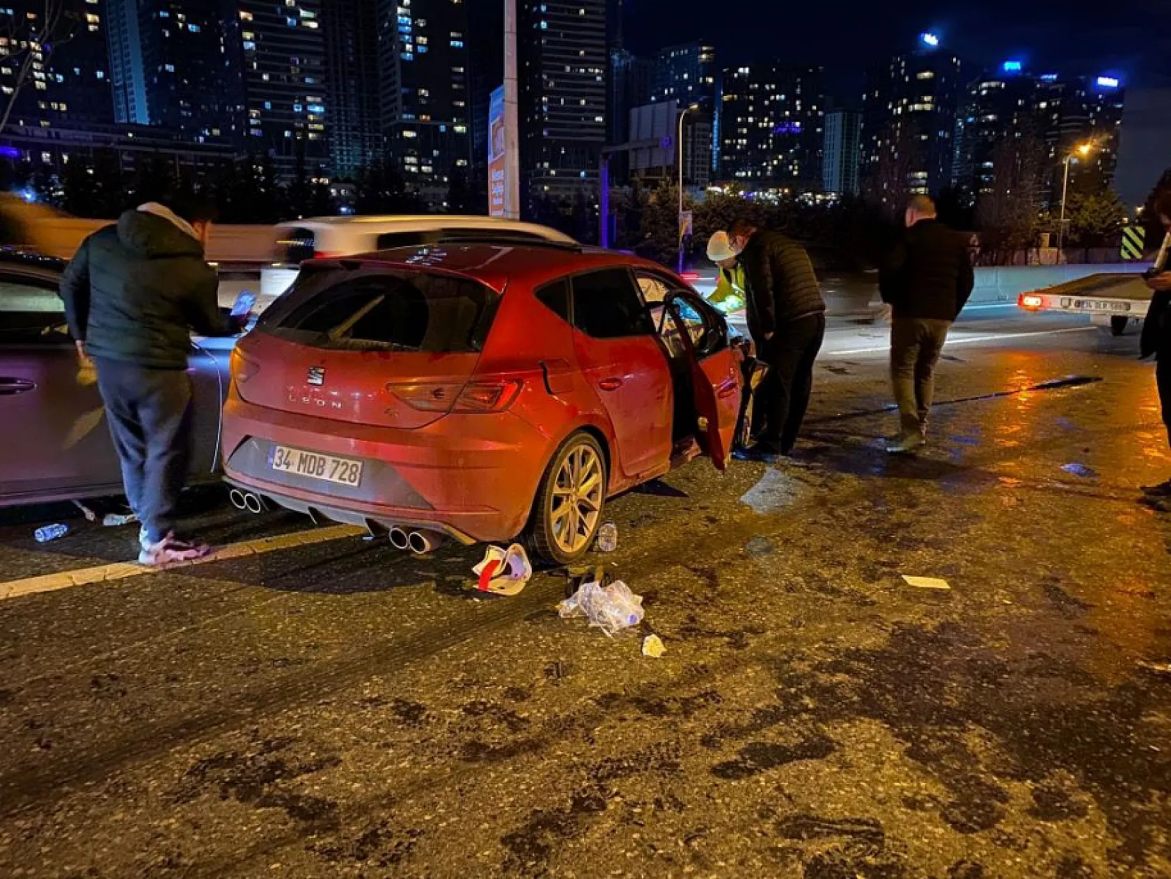 3 araçlı zincirleme kaza: 5 yaralı