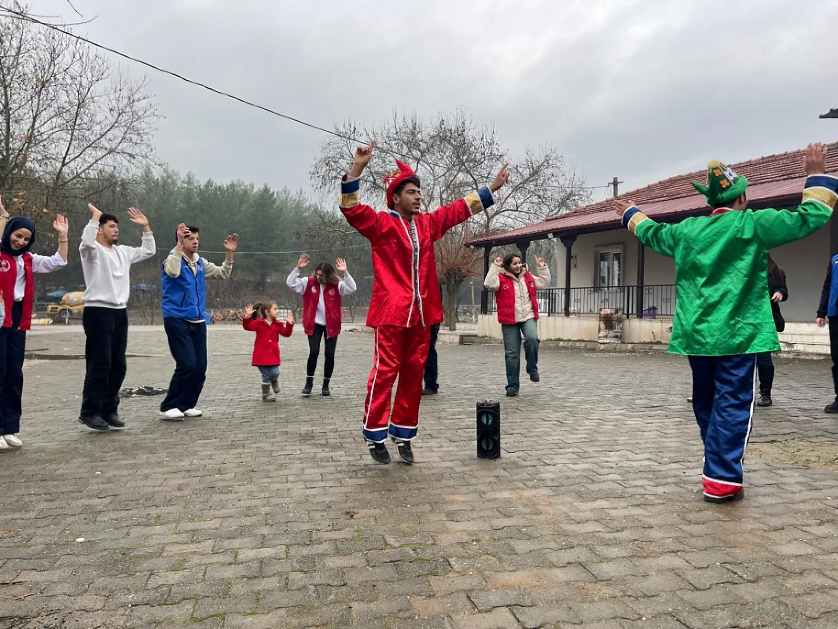 Ula'da minik yetenekler sanat ve sporla şekilleniyor