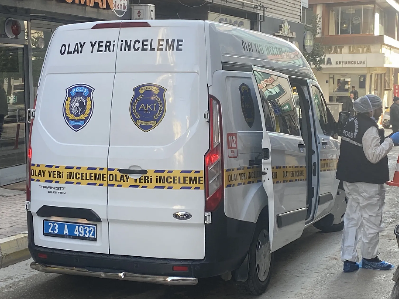 Not bırakarak otel odasında intihar etti