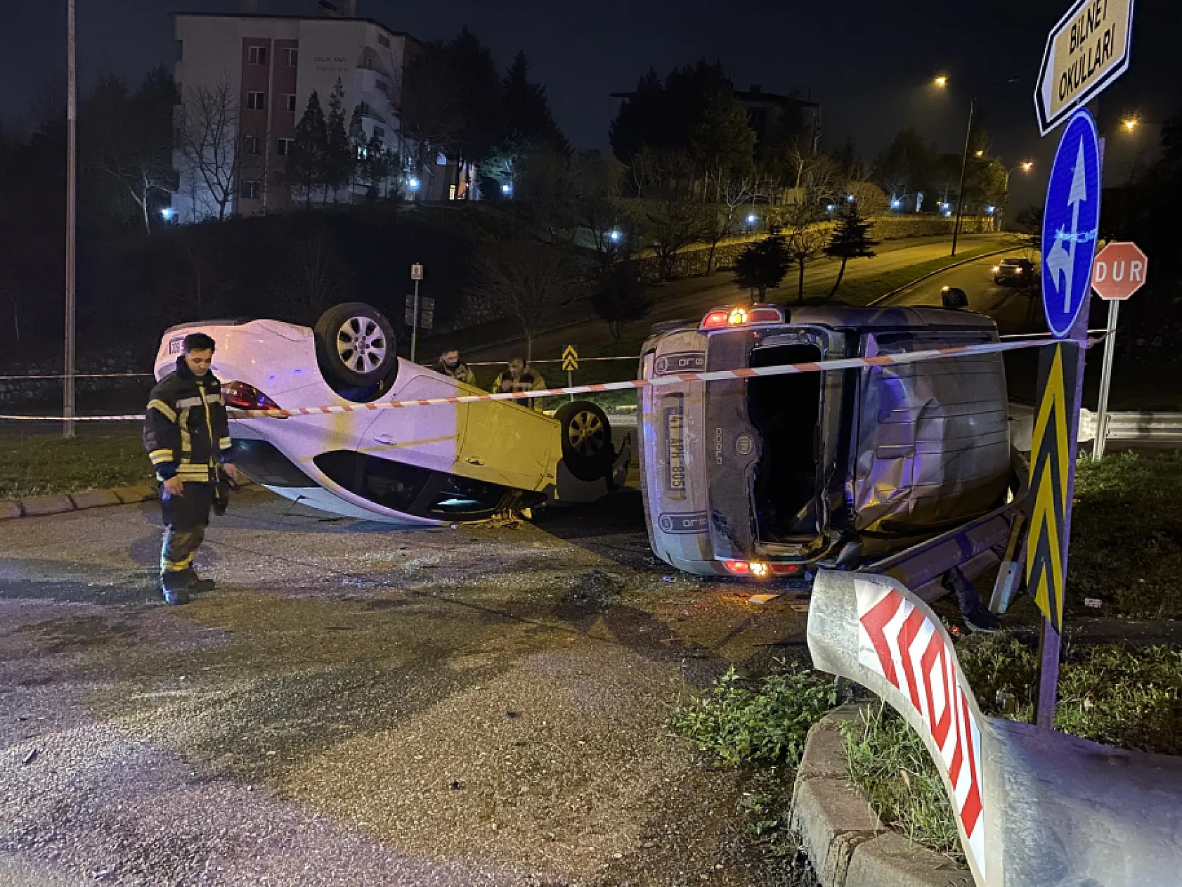 Çarpışan 2 araç takla attı: 4 yaralı