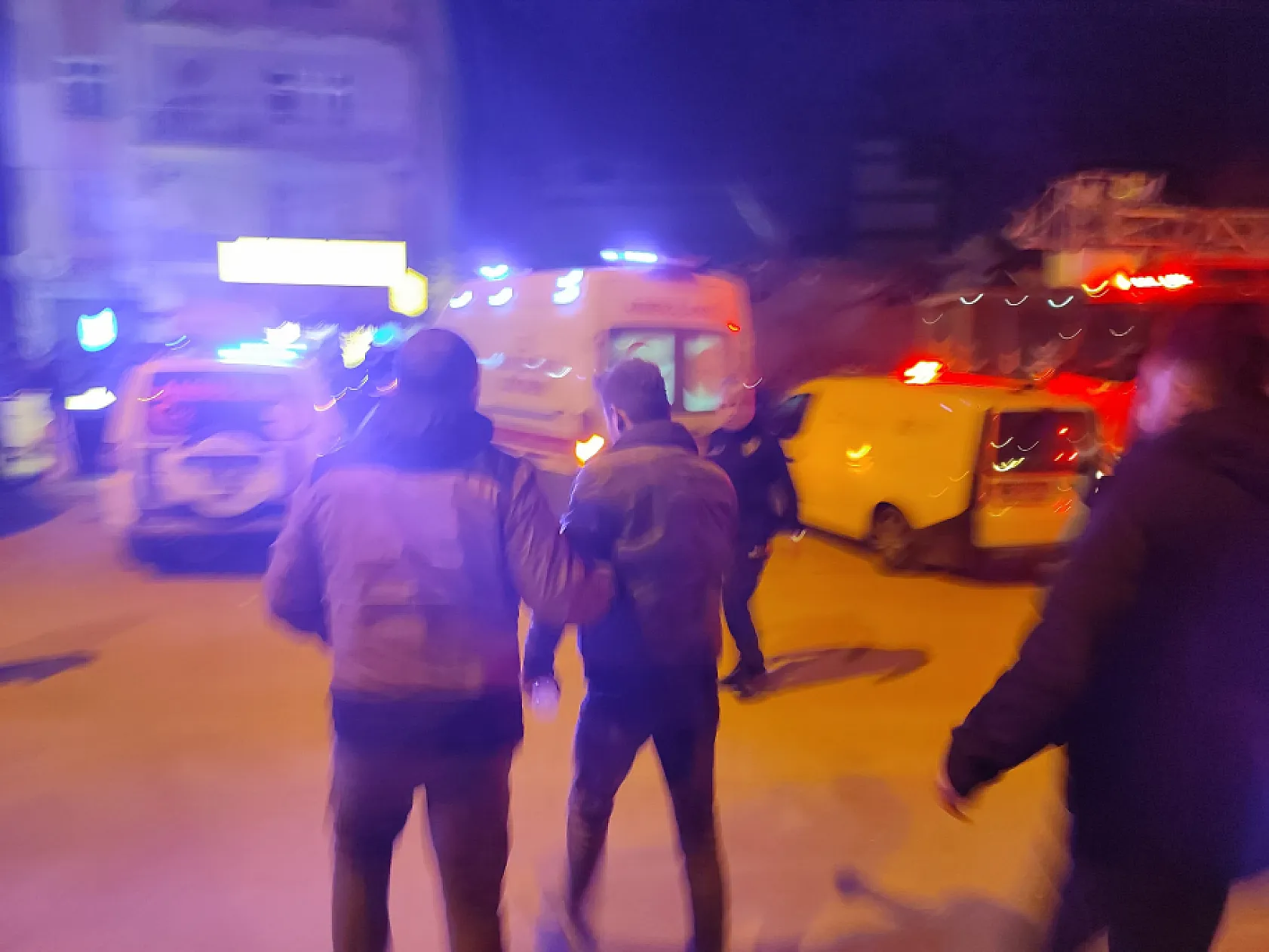 Konya'da 4 katlı bina çöktü