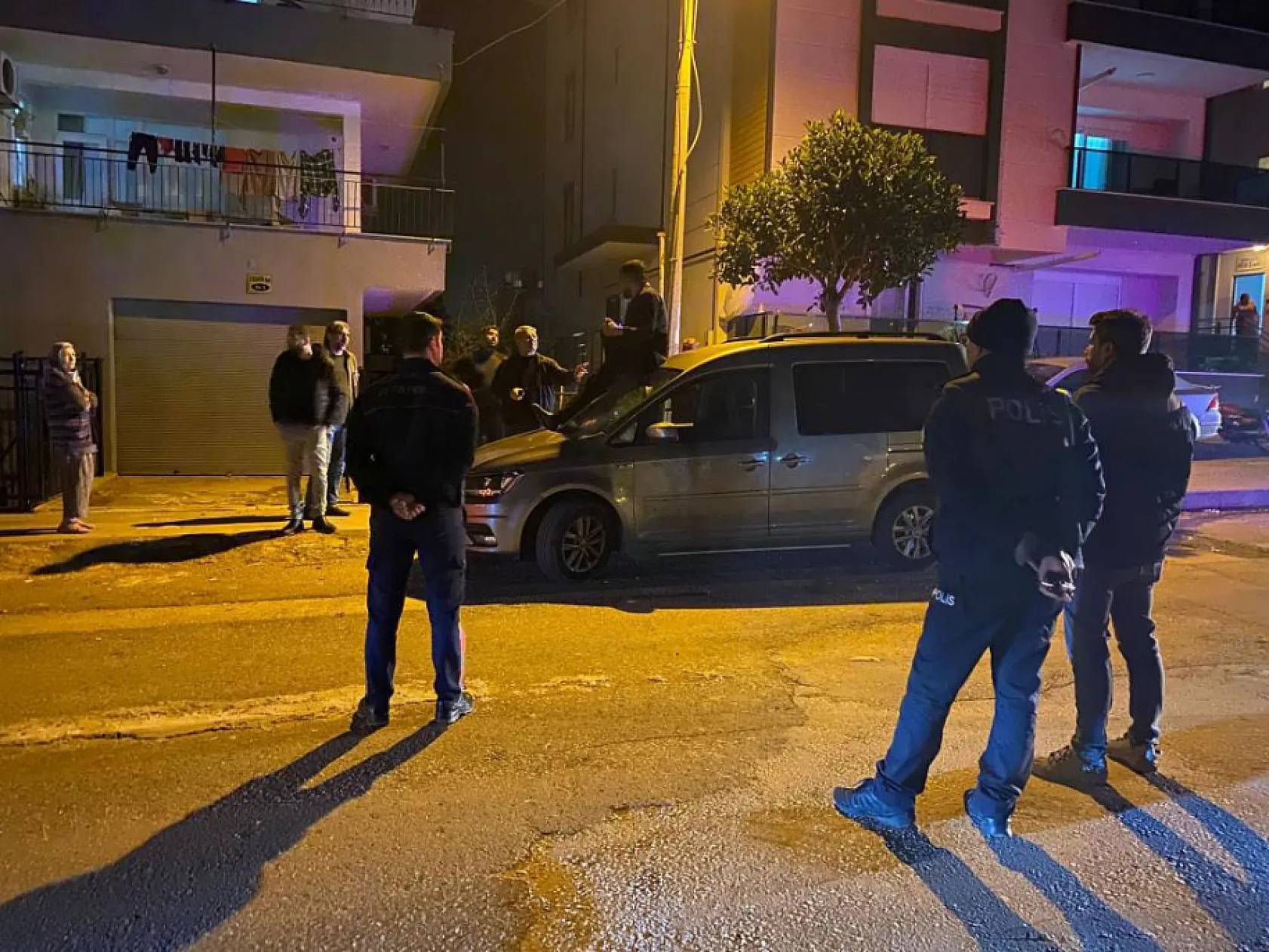 Motorunu bağlattıran babasına kızıp, kendini ve aracı yakmak istedi