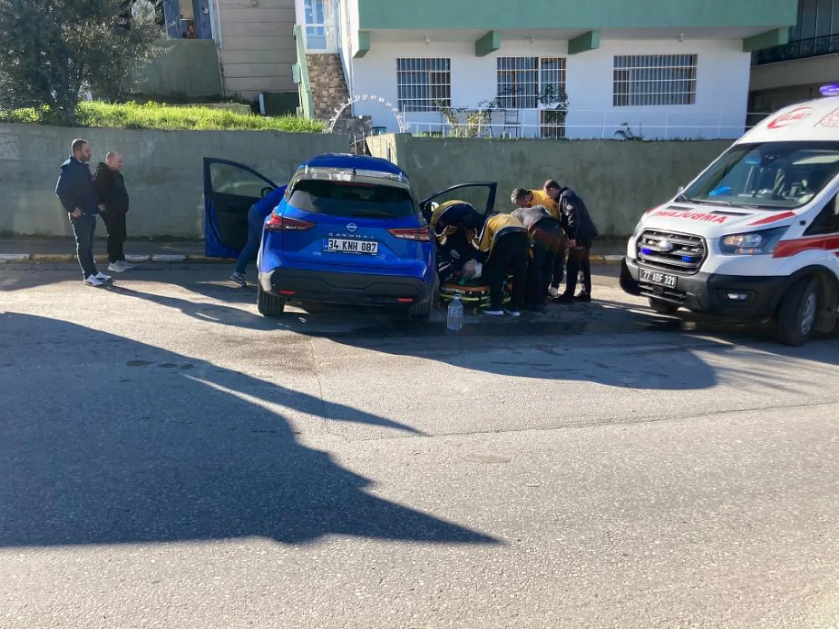 Kalp Krizi Nedeniyle Kontrolden Çıkan Cip Duvara Çarptı: 1 Kişi Hayatını Kaybetti, 1 Yaralı