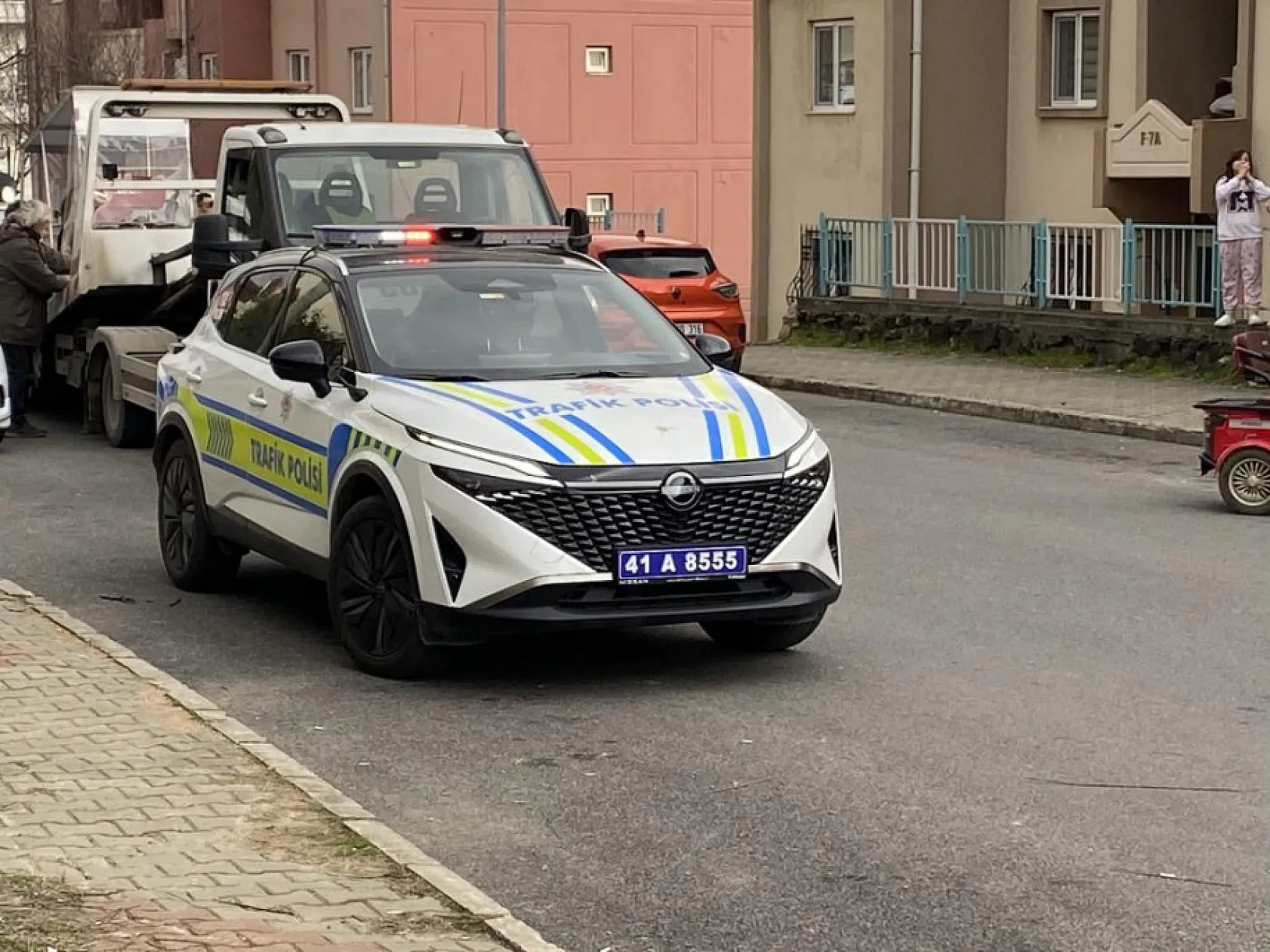 Kan donduran olay Yeni boşandığı eşini sokakta bıçakladı