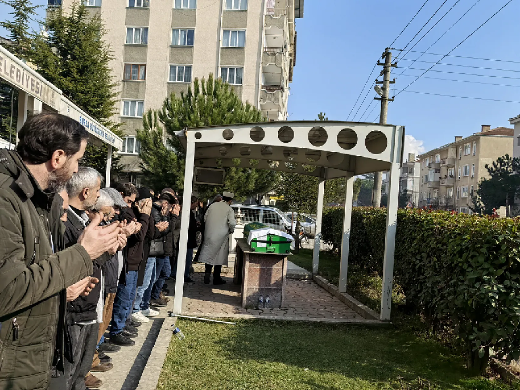 Aşkları ölümle son buldu! Yarım saat arayla kalp krizi geçiren çift toprağa verildi