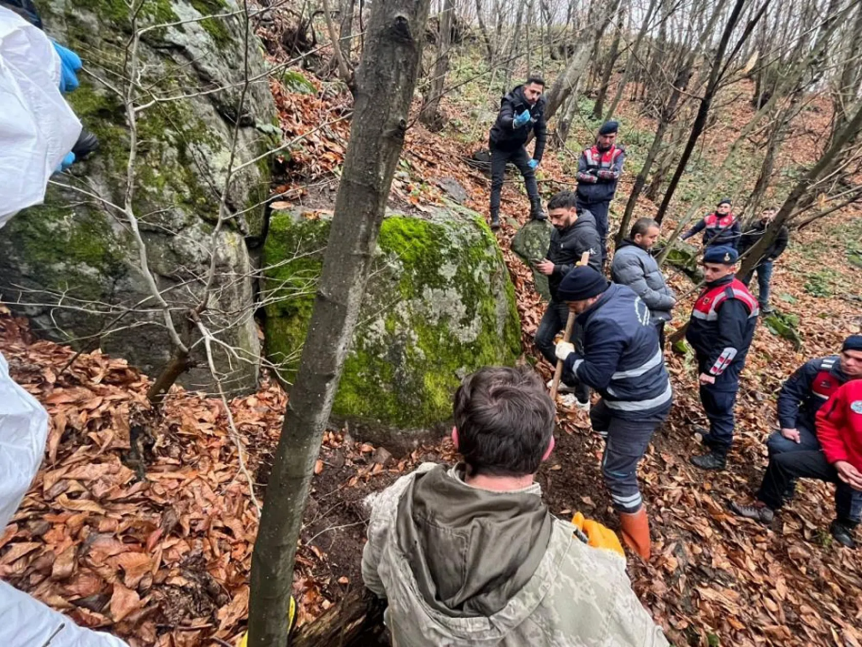 Kocaeli'deki kanlı cinayetin ayrıntıları ortaya çıktı: Bağ evinde öldürüp ormana gömdüler