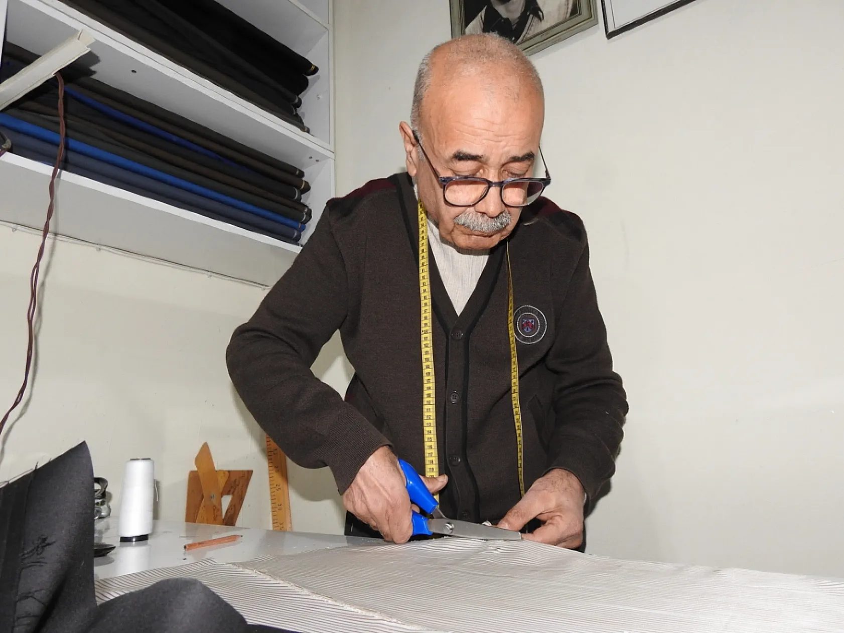 Çocuk yaşta eline aldığı iğne ipliği 56 yıldır bırakmadı