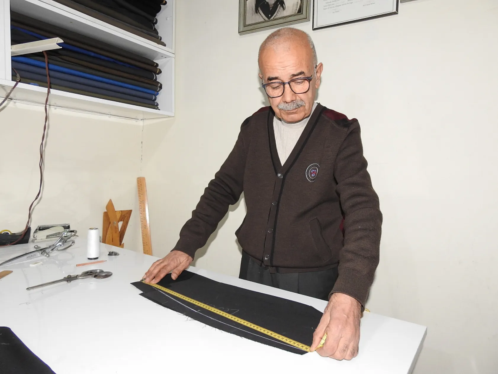 Çocuk yaşta eline aldığı iğne ipliği 56 yıldır bırakmadı