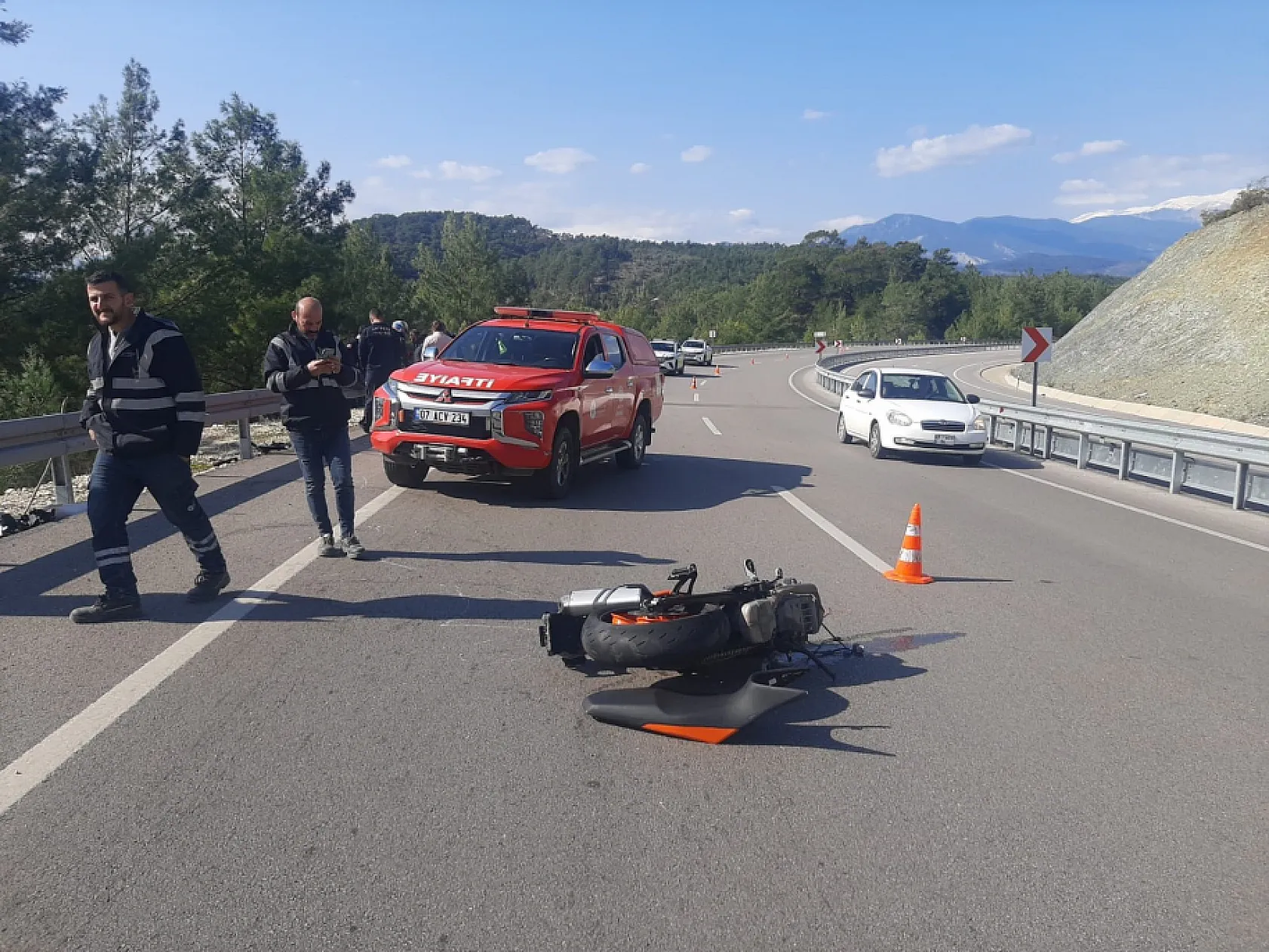 Antalya'da yunus polisi trafik kazasında hayatını kaybetti