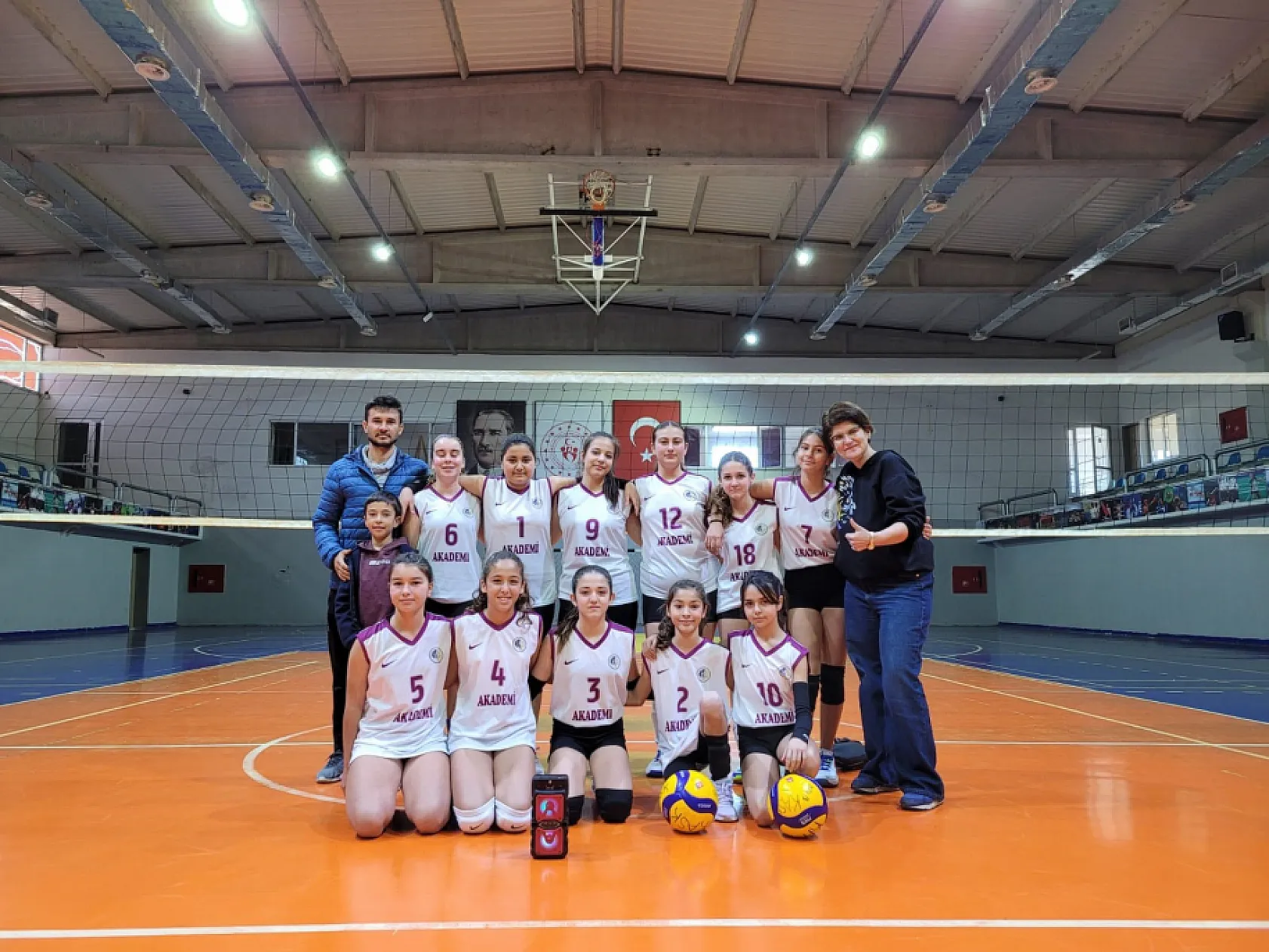 Köyceğiz'de Voleybol Kulübü 7'den 77'ye güçlü kadınlar yetiştiriyor