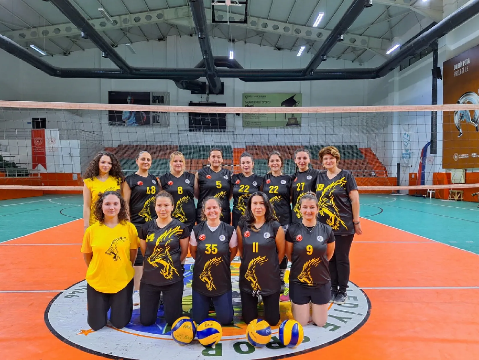 Köyceğiz'de Voleybol Kulübü 7'den 77'ye güçlü kadınlar yetiştiriyor