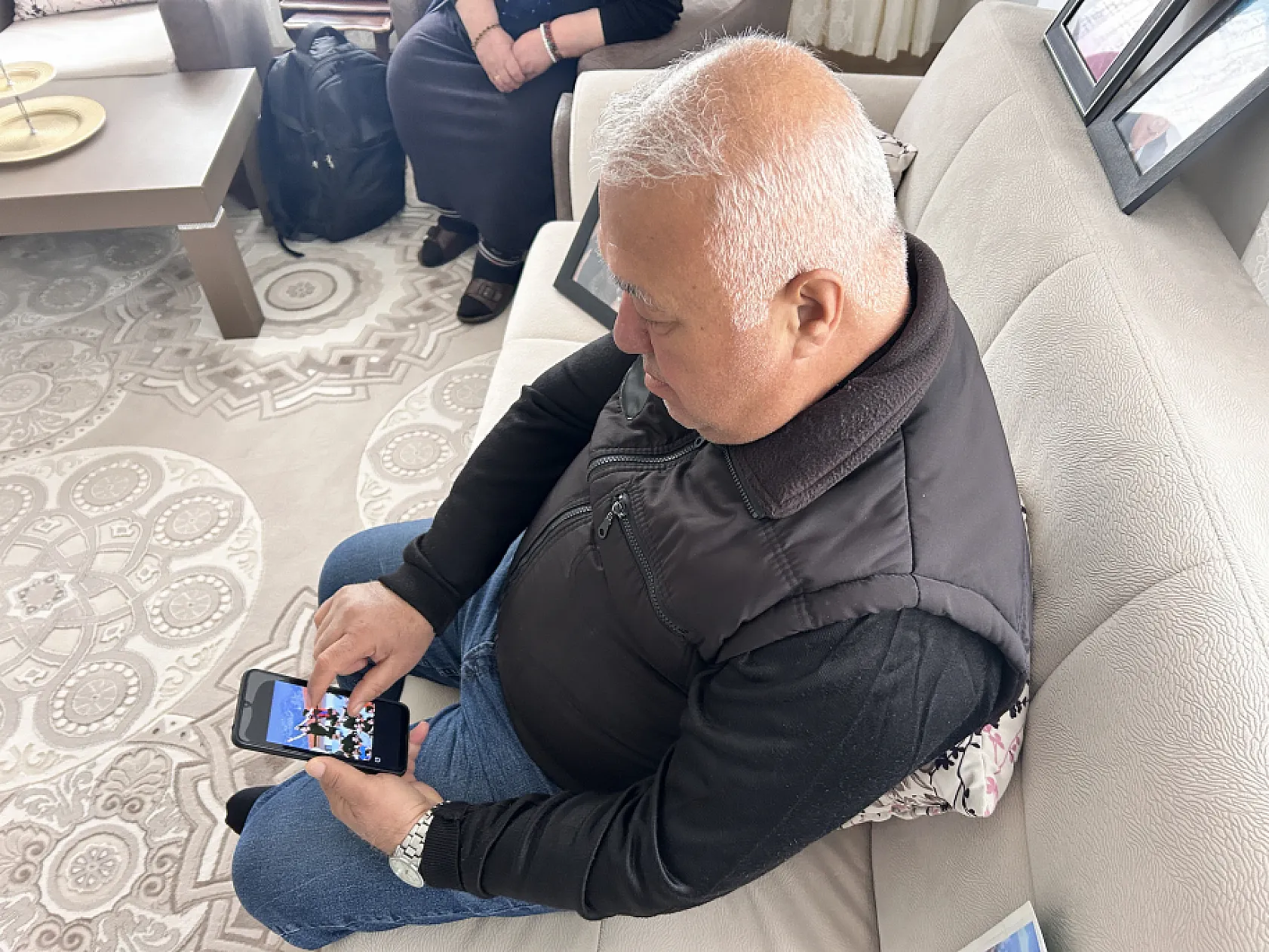Acılı baba maçta açtığı pankartla oğlunun hayalini gerçekleştirdi