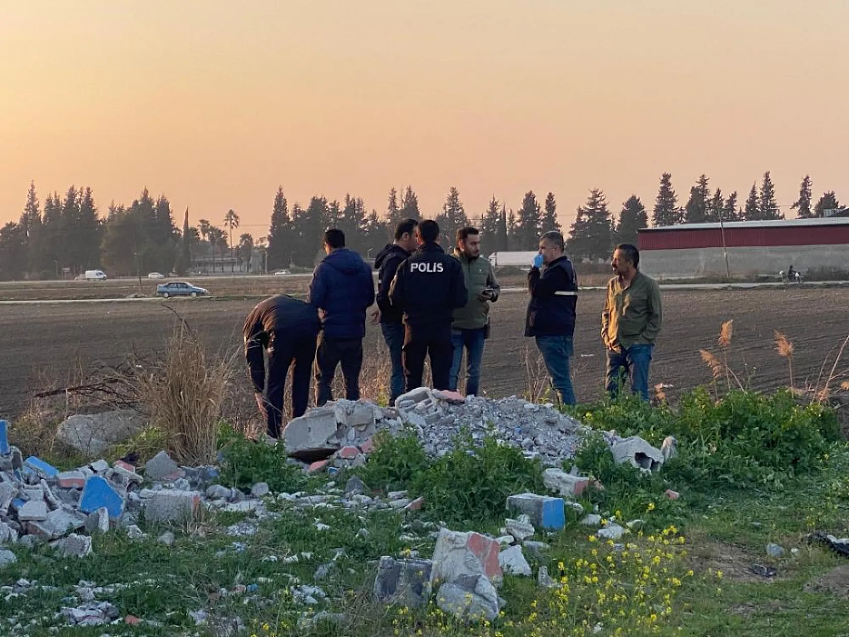 Arıza yapan araç sahibi, dere yataklarında insan kafatası ve kemikleri buldu