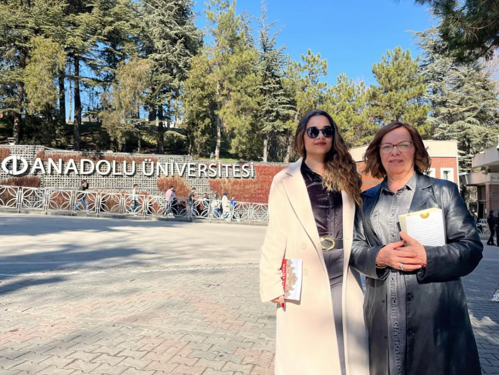 40 yıl sonra anne ve kızı üniversitede birlikte okuyor! İşte o hayalin gerçekleştiği an