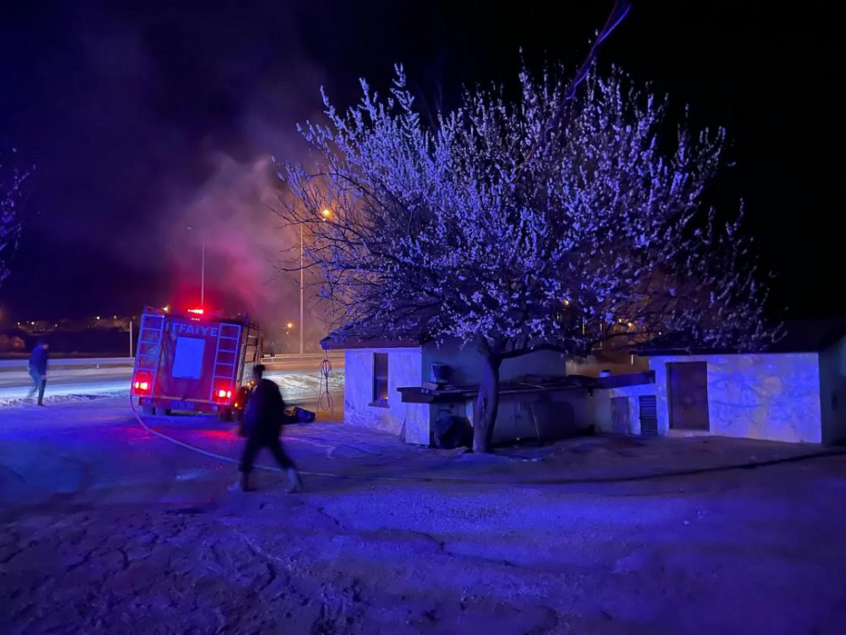 Dinlenme tesisinde korkutan yangın
