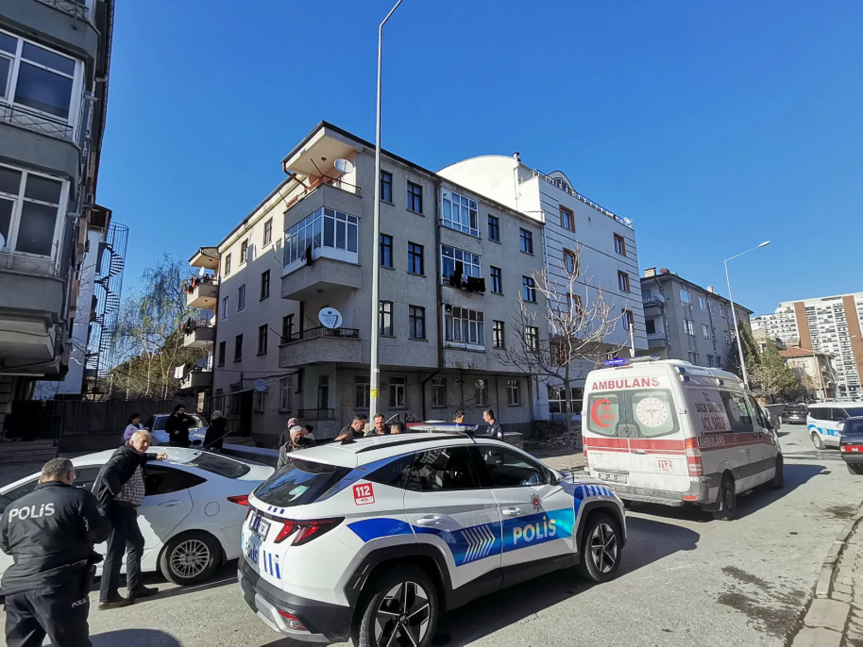 Genç kız annesini defalarca bıçaklayarak öldürdü