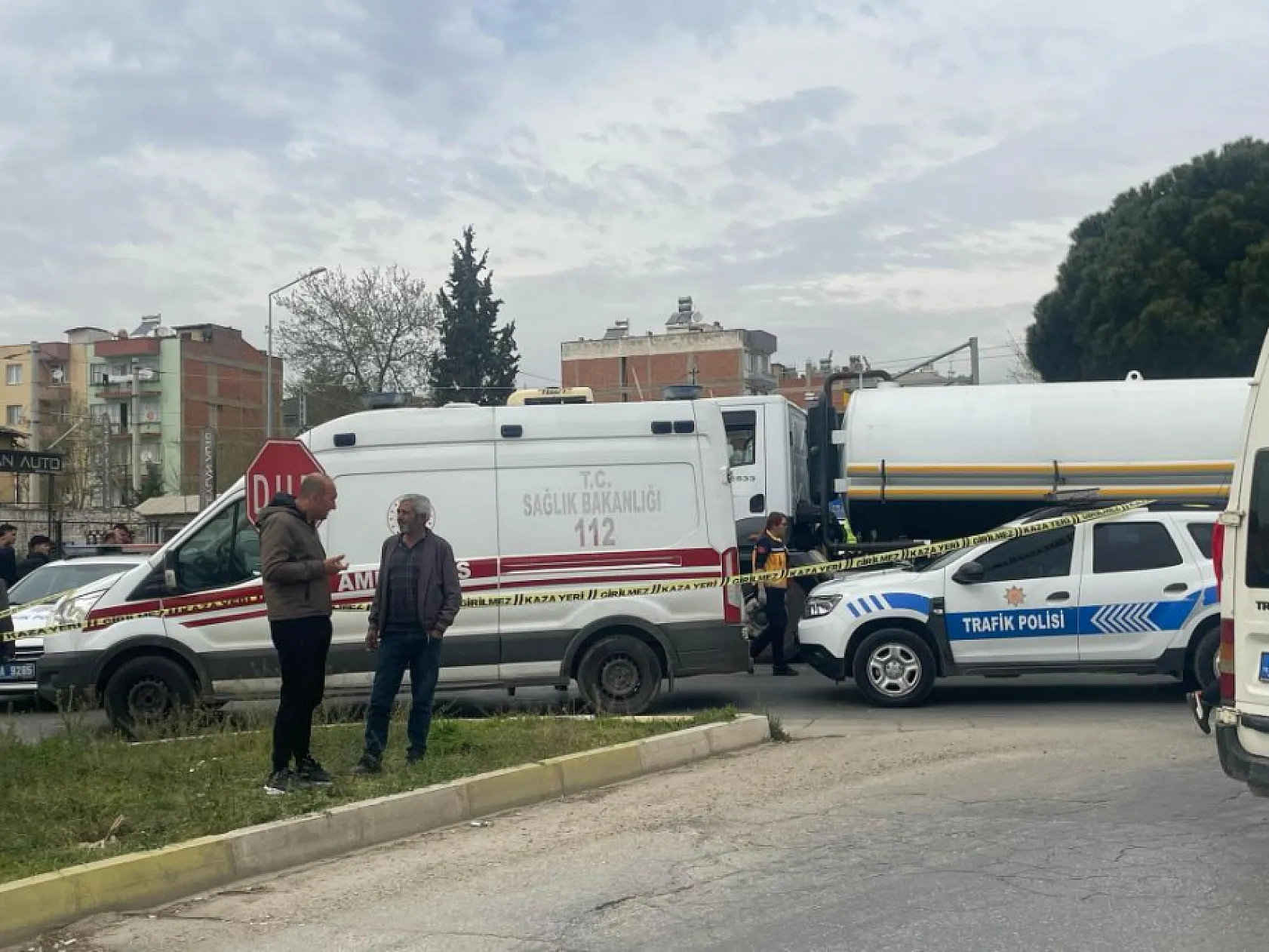 Yolun karşısına geçmeye çalışan yaşlı adam feci şekilde can verdi