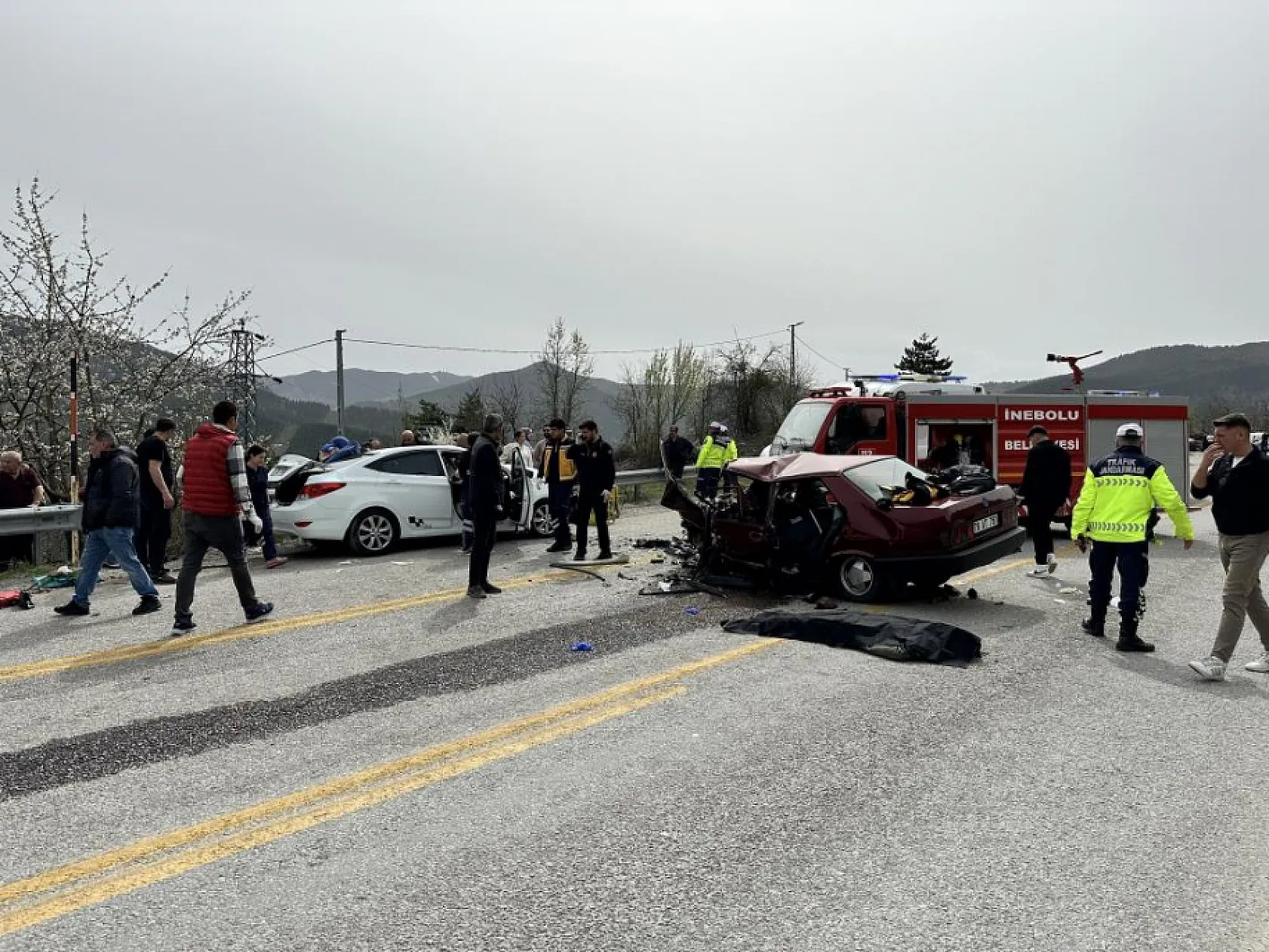 Feci kaza! İki otomobil çarpıştı: Ölü ve yaralılar var