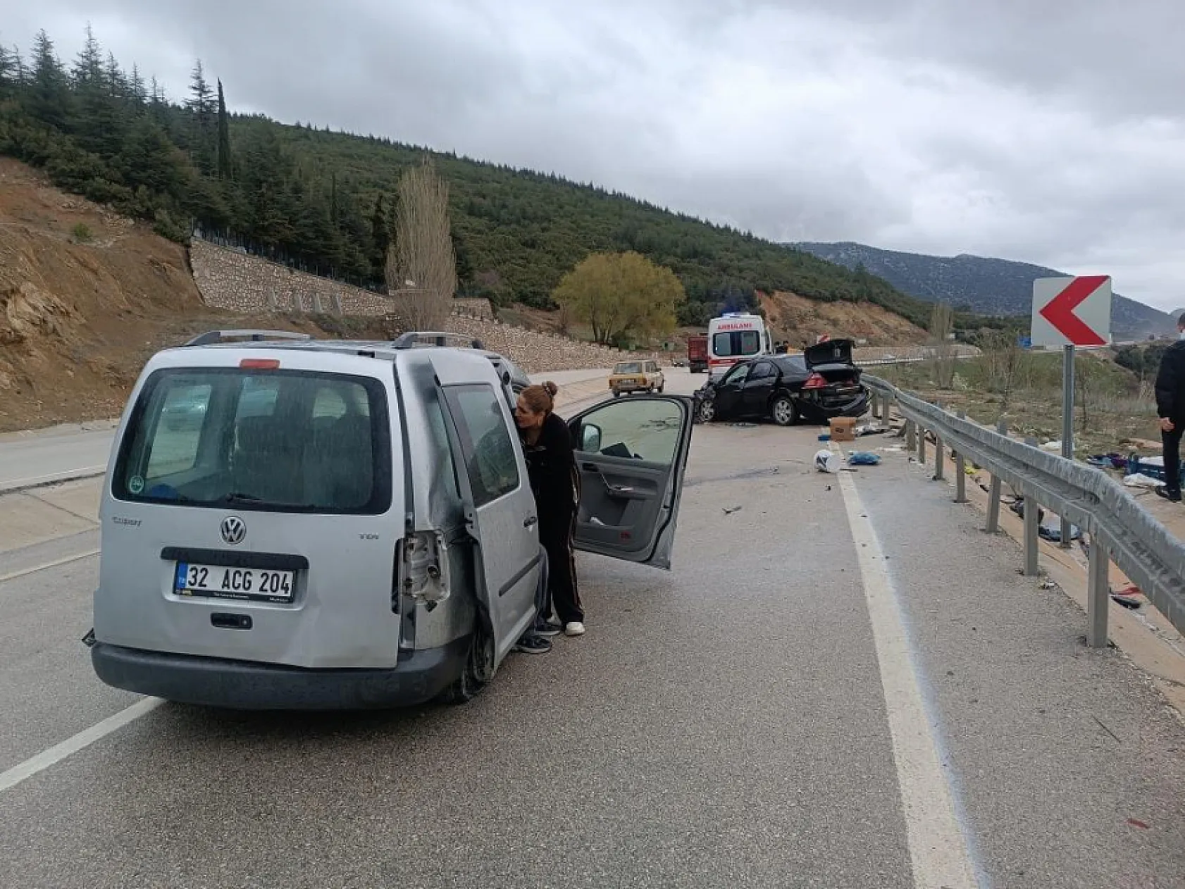 Yağmurlu yolda feci kaza! 8 yaralı, 3'ü ağır durumda