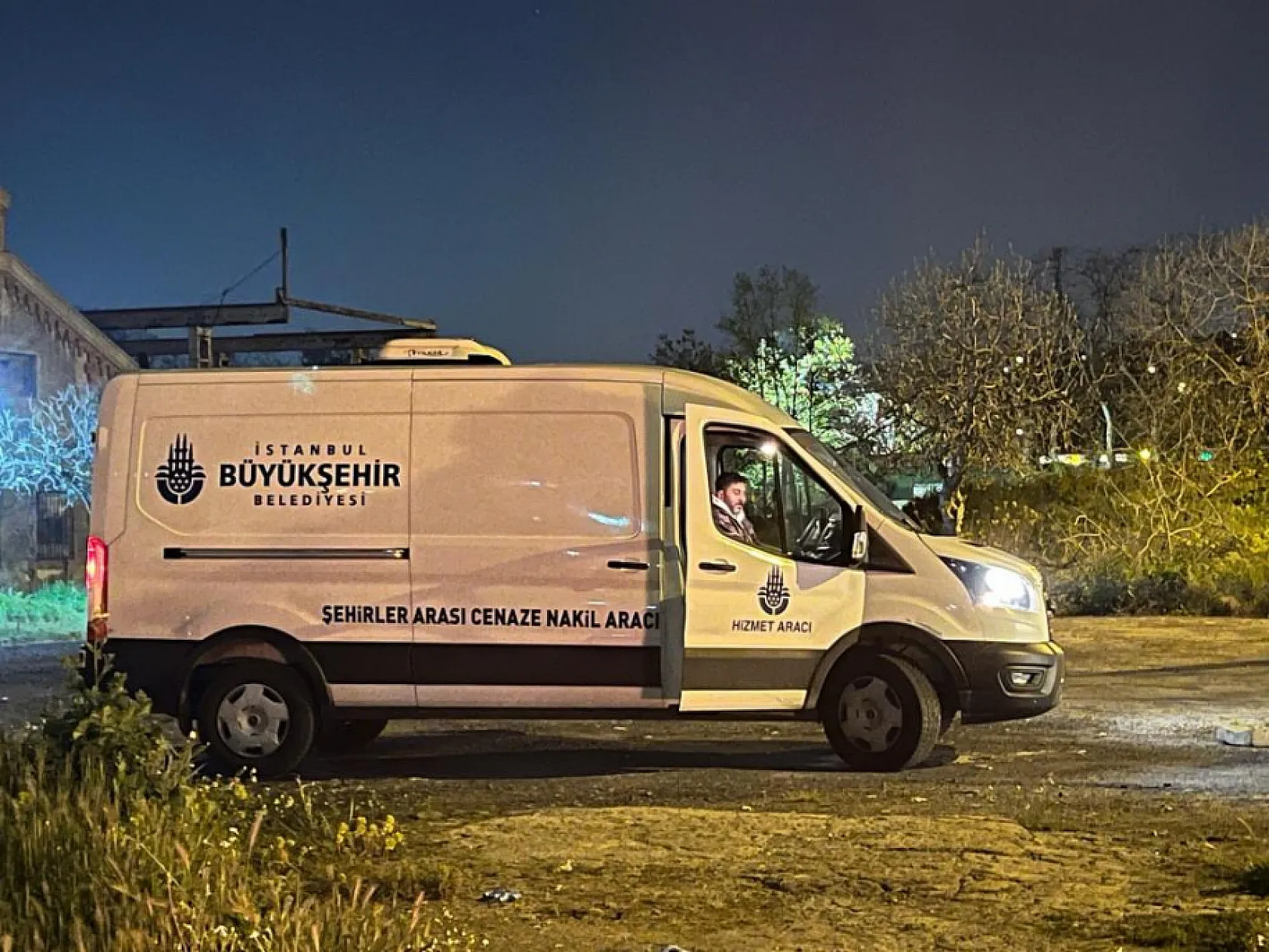 Boş arazide çürümüş halde erkek cesedi bulundu