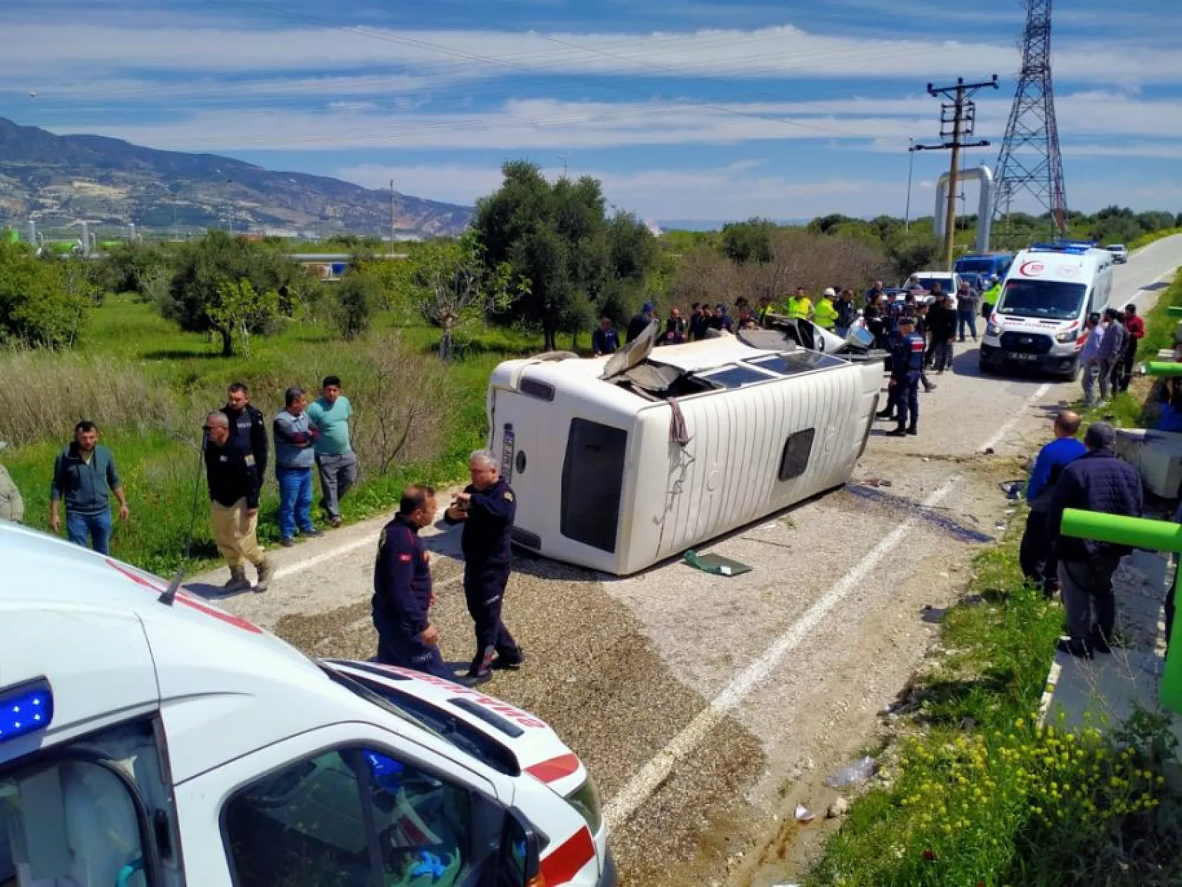 Öğle yemeğine giden işçiler kaza yaptı: 7 yaralı