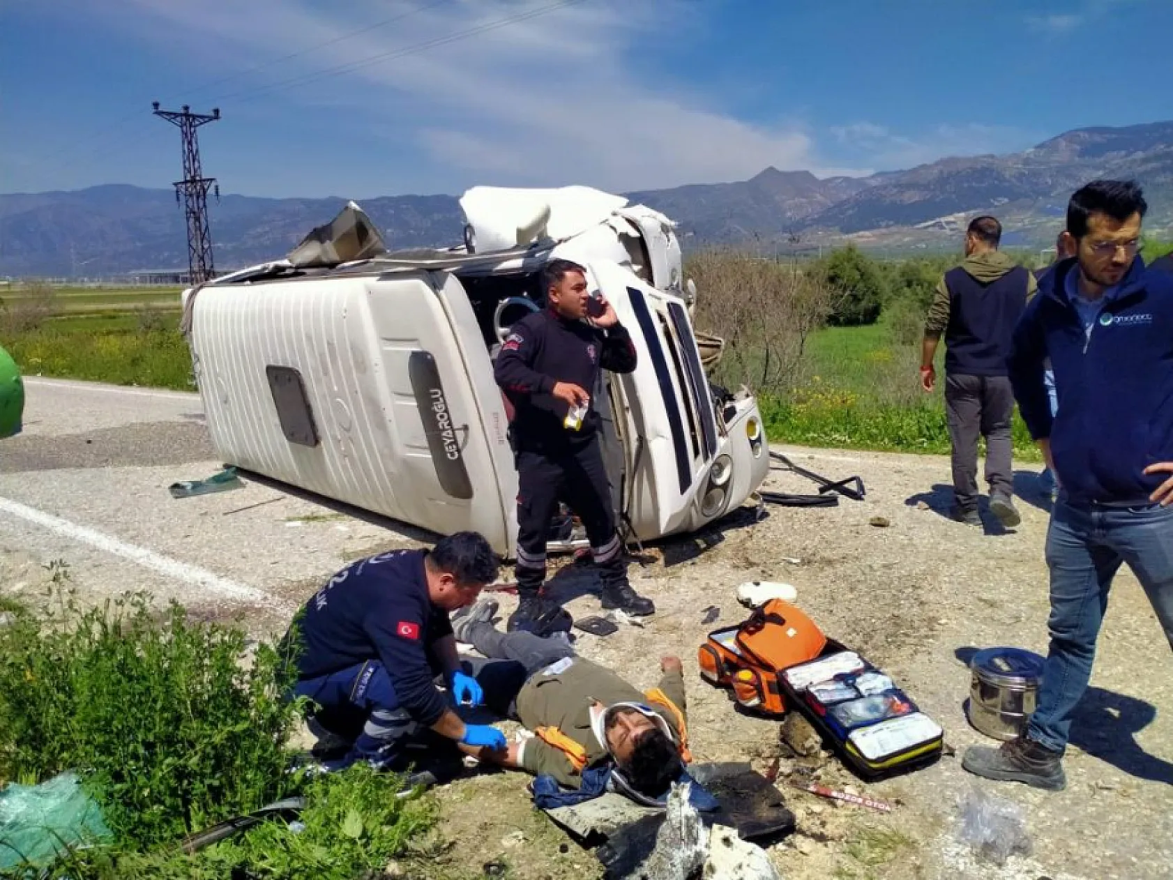 Öğle yemeğine giden işçiler kaza yaptı: 7 yaralı