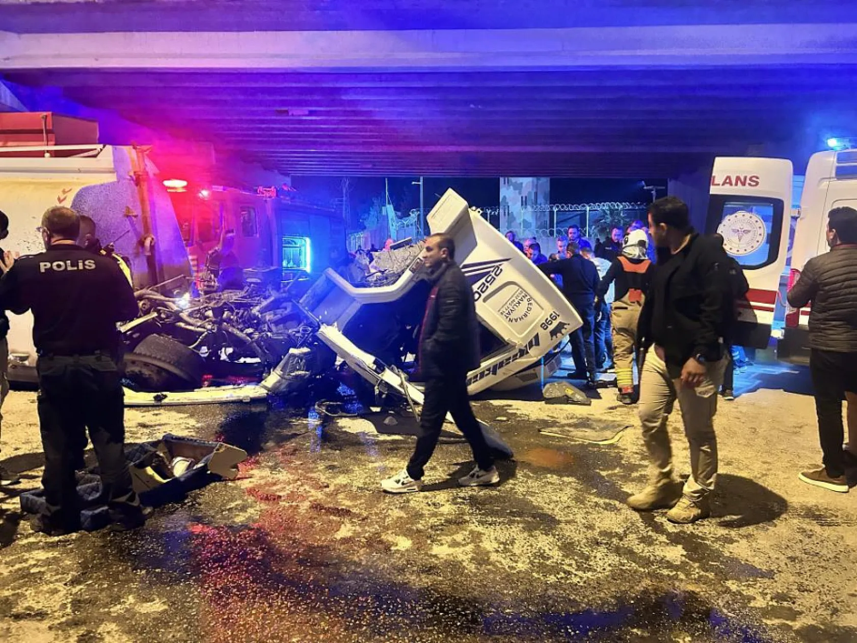 Freni boşalan arazöz dehşet saçtı! 1 ölü, 1 ağır yaralı…