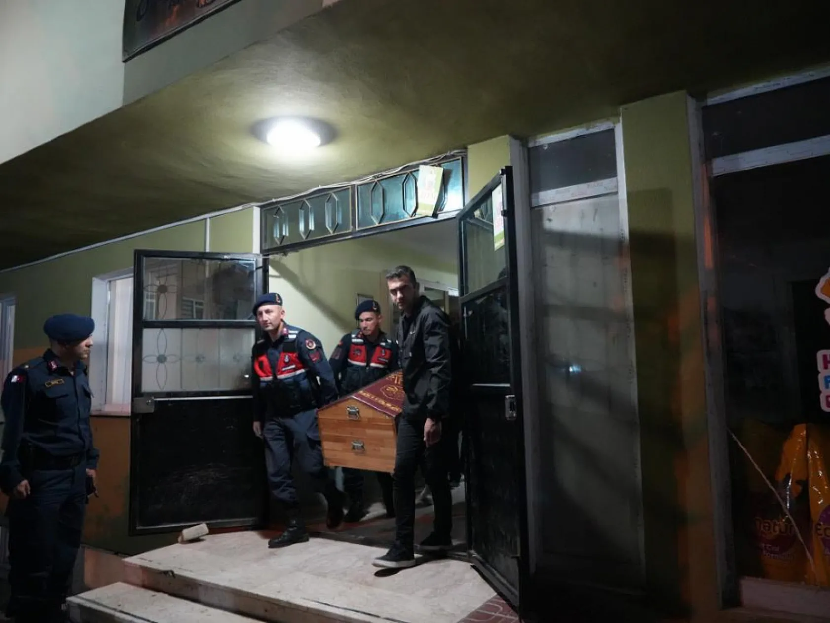 Boşanma aşamasında eşini öldüren polis ağırlaştırılmış müebbete çarptırıldı