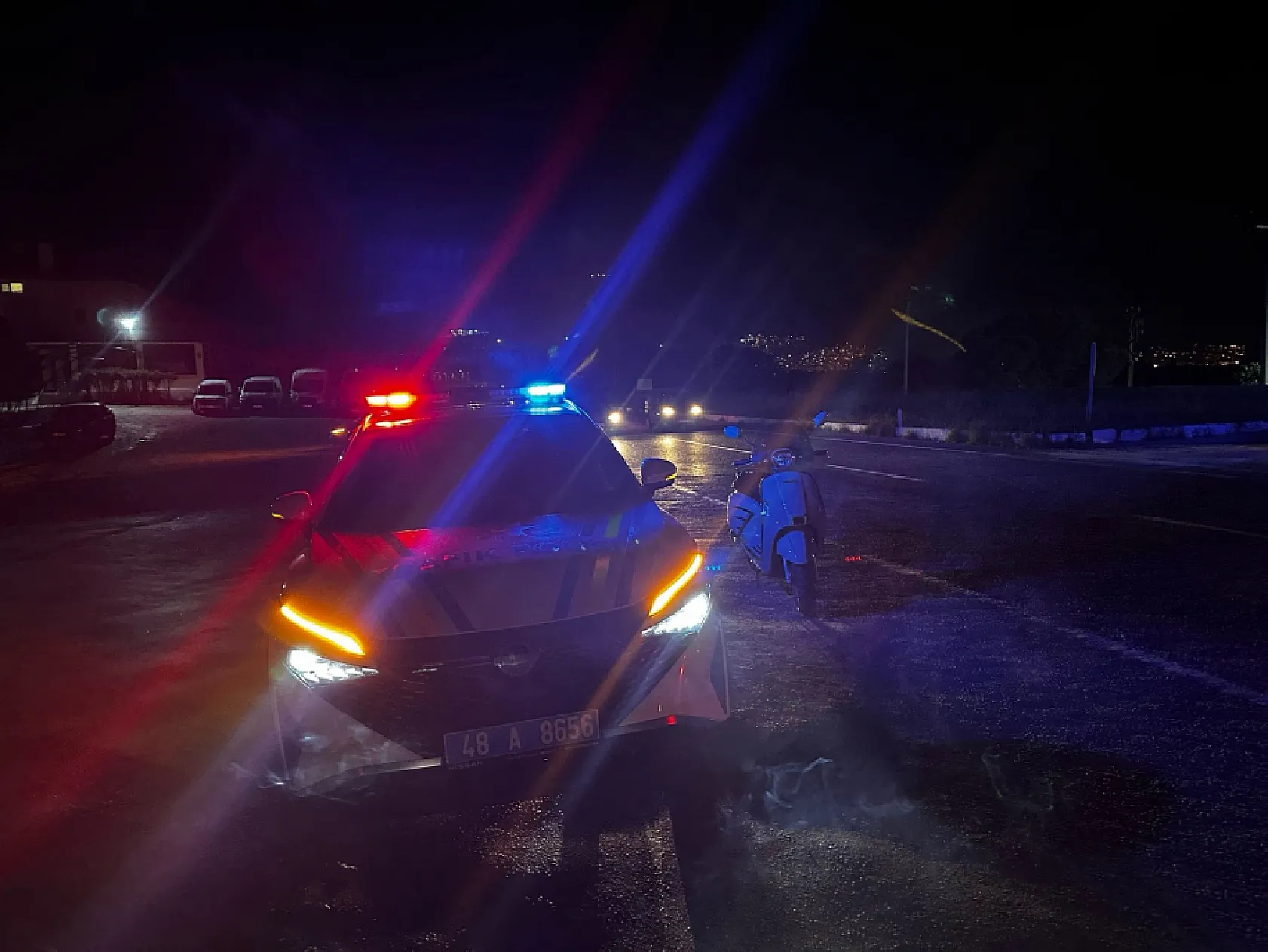 Muğla'da Minibüsün çarptığı motosikletli yaralandı