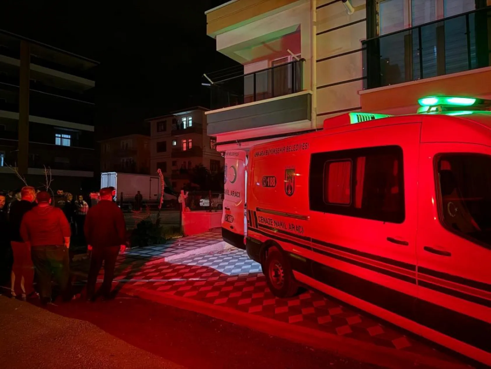 Komşu dehşeti: 21 yaşındaki genç kız öldürüldü
