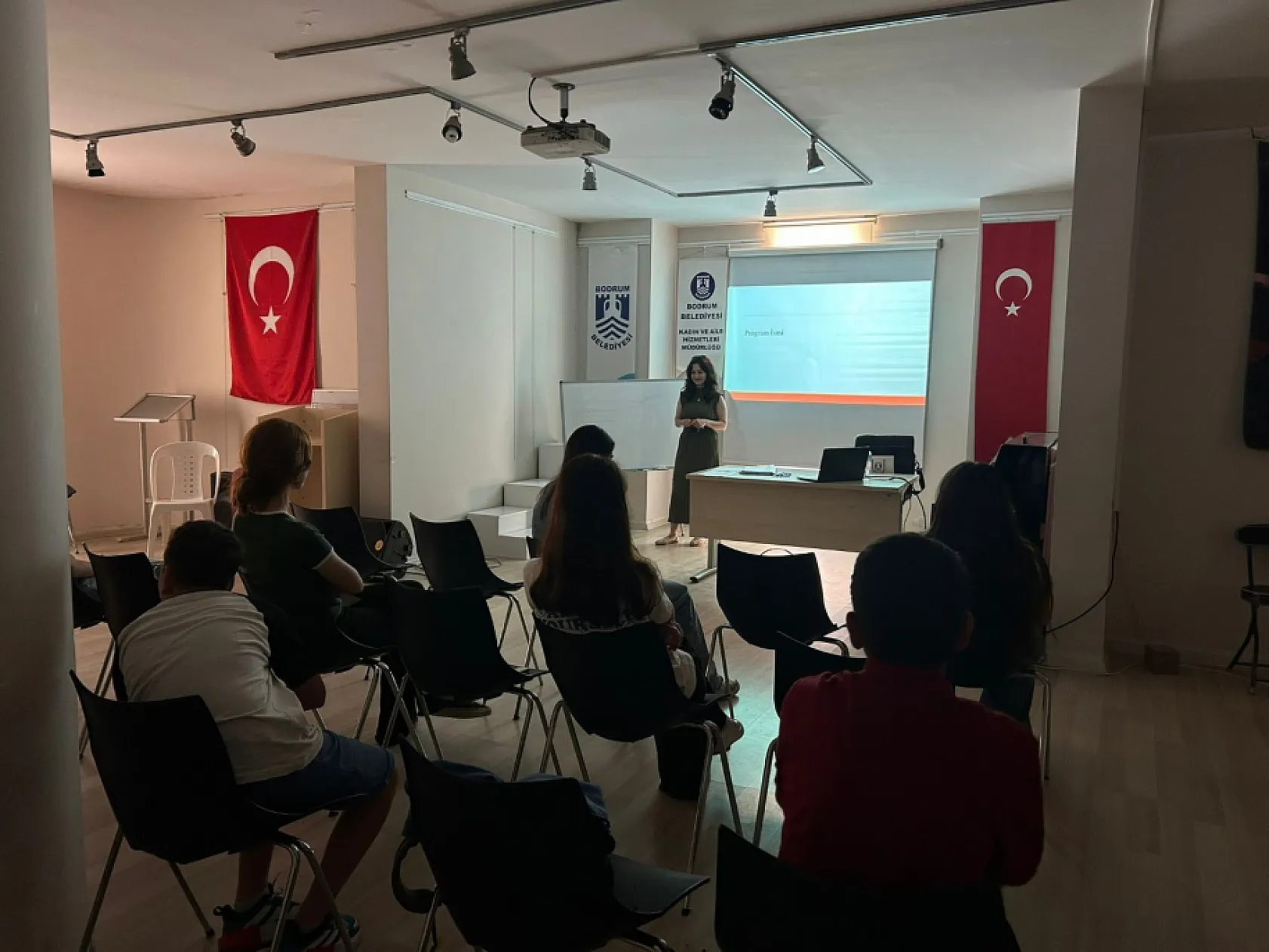 Bodrum Belediyesi' nin 'Psikoeğitim Seminerleri' liseler ile devam etti
