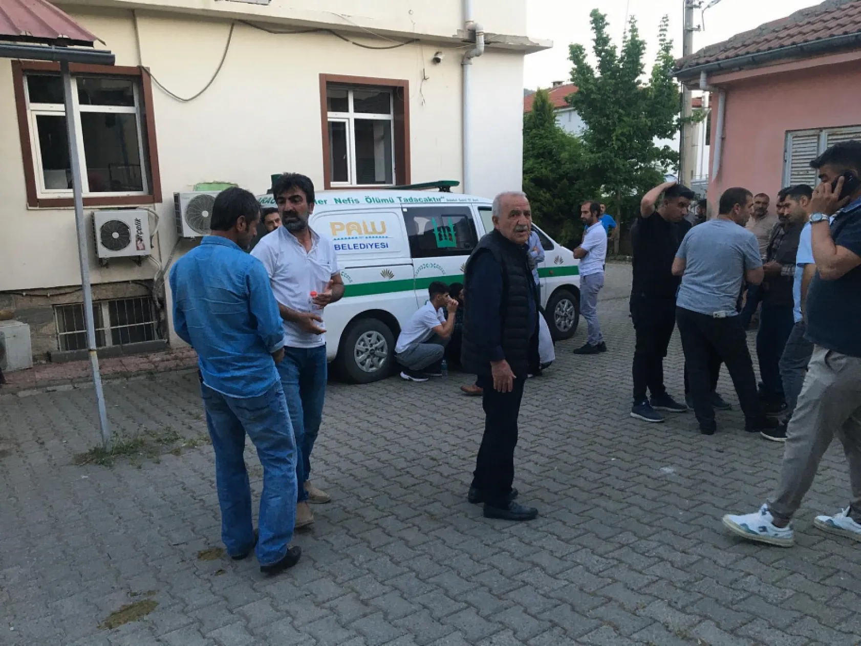 15 yaşındaki çocuk babasını öldürdü, annesini ağır yaraladı