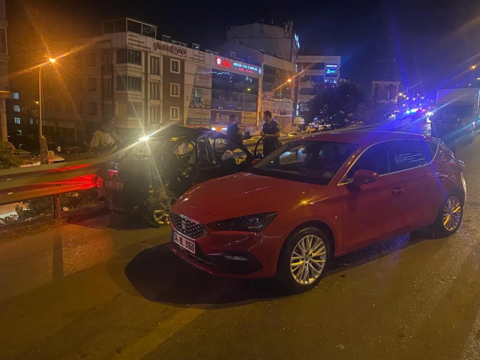 6 araçlı zincirleme kaza: Biri çocuk 5 yaralı