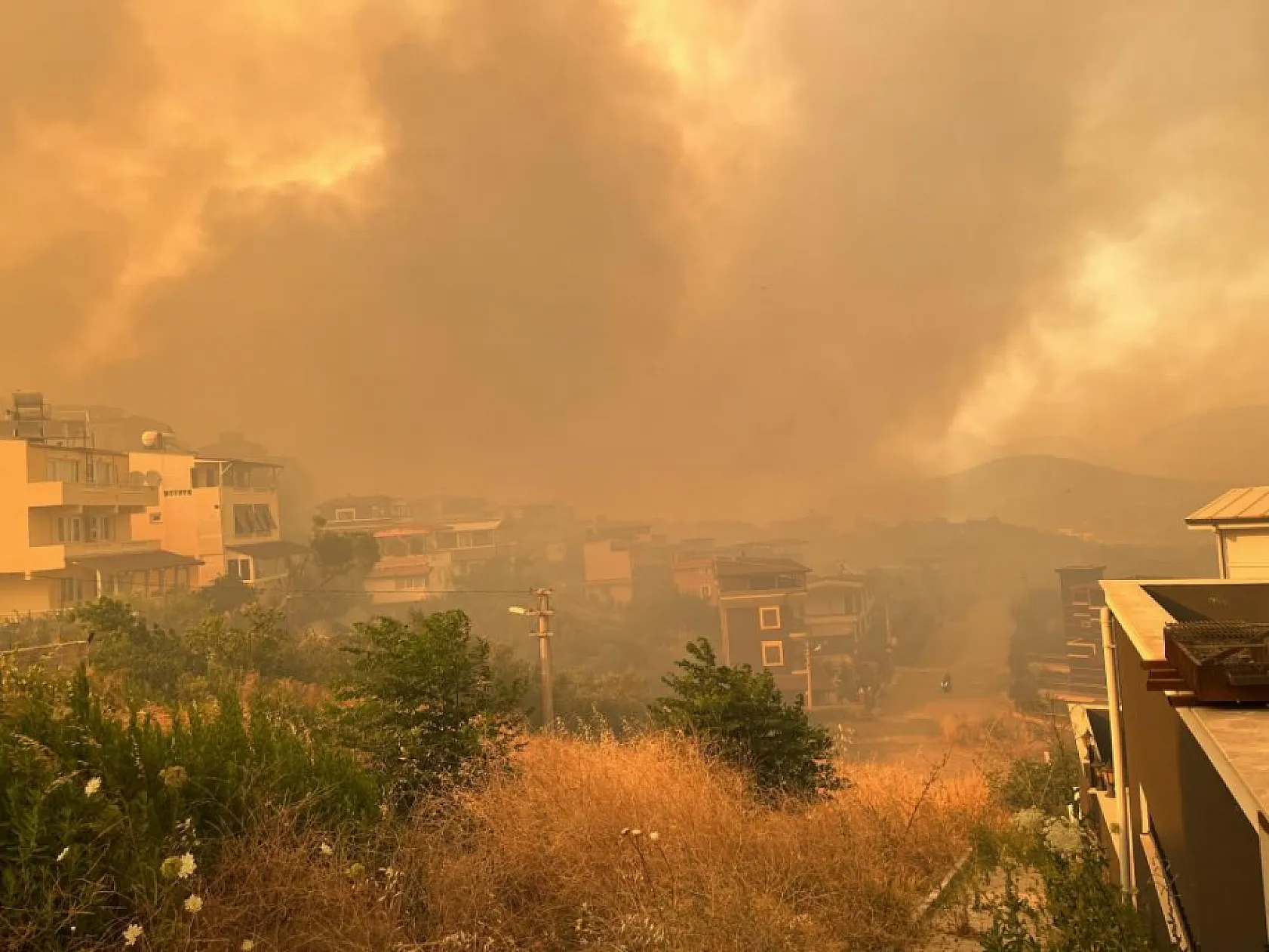 İzmir'de 5 köy ve 2 mahalle tedbiren boşaltıldı
