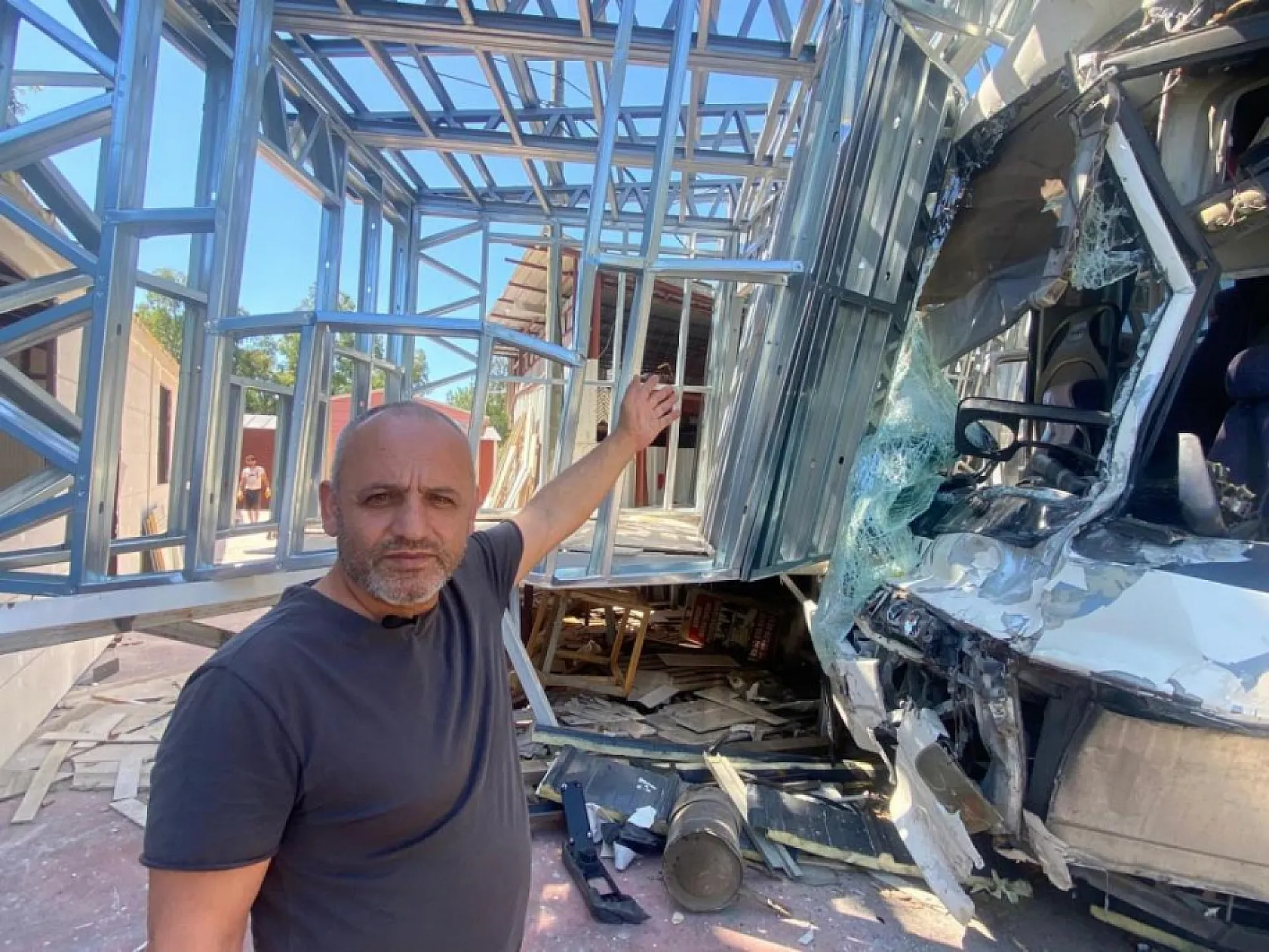 Antalya'da Otel Servis Otobüsü, Midibüs ve Kamyon Kaza Yaptı: 21 Yaralı