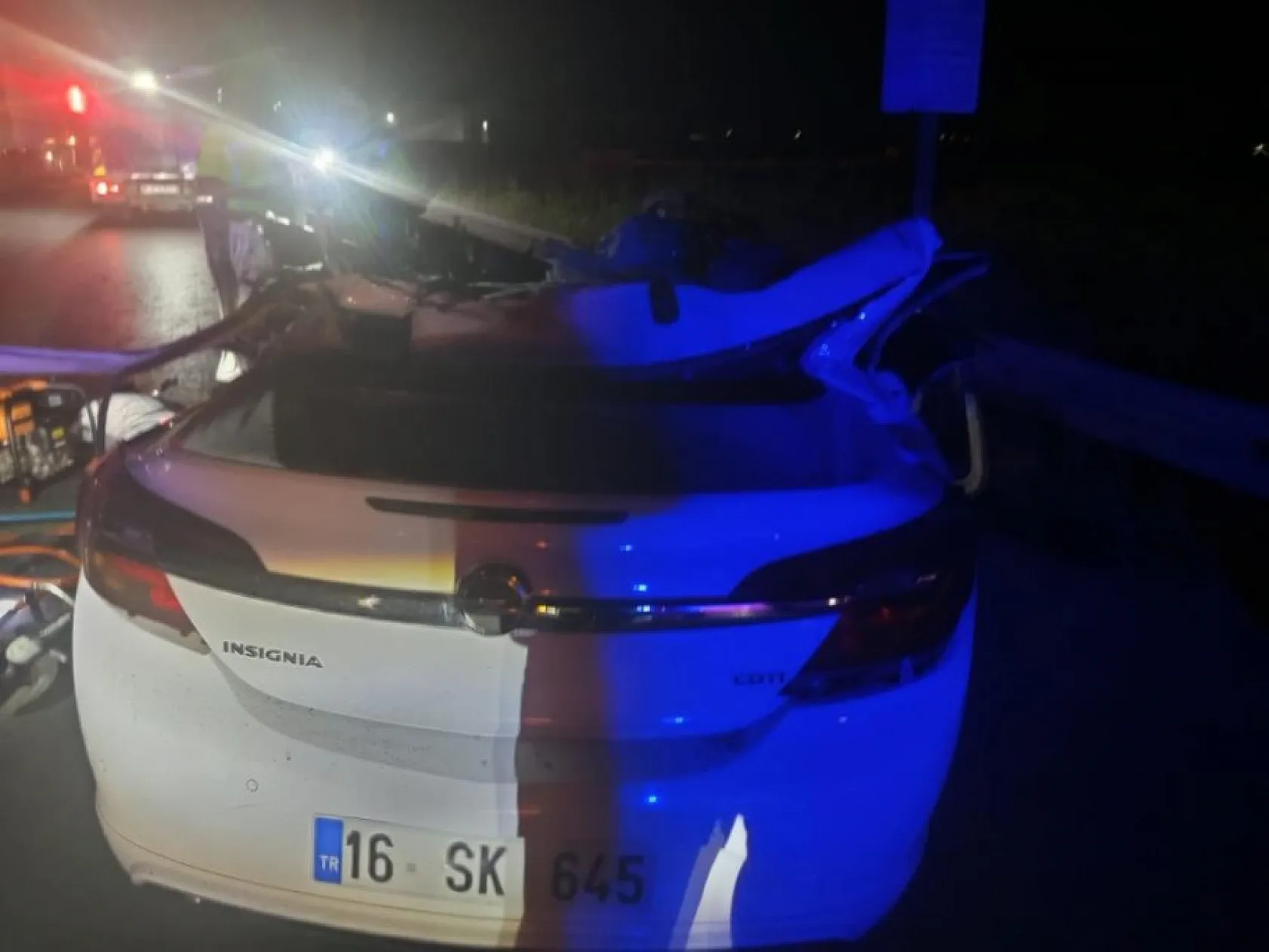 Feci trafik kazası: Polis memuru ve ailesi hayatını kaybetti