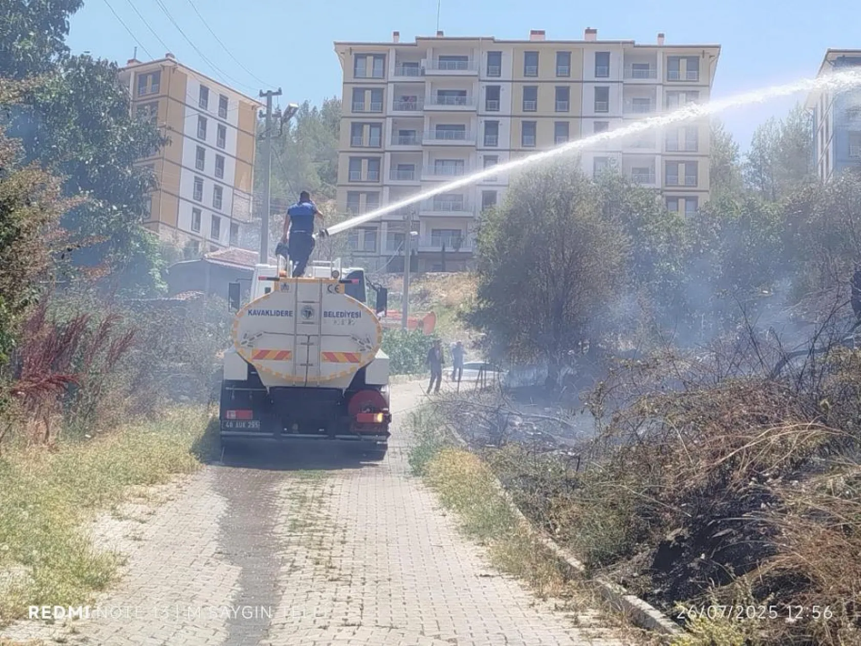 Kavaklıdere'de Yerleşim Yerinde Çıkan Yangın Büyümeden Söndürüldü