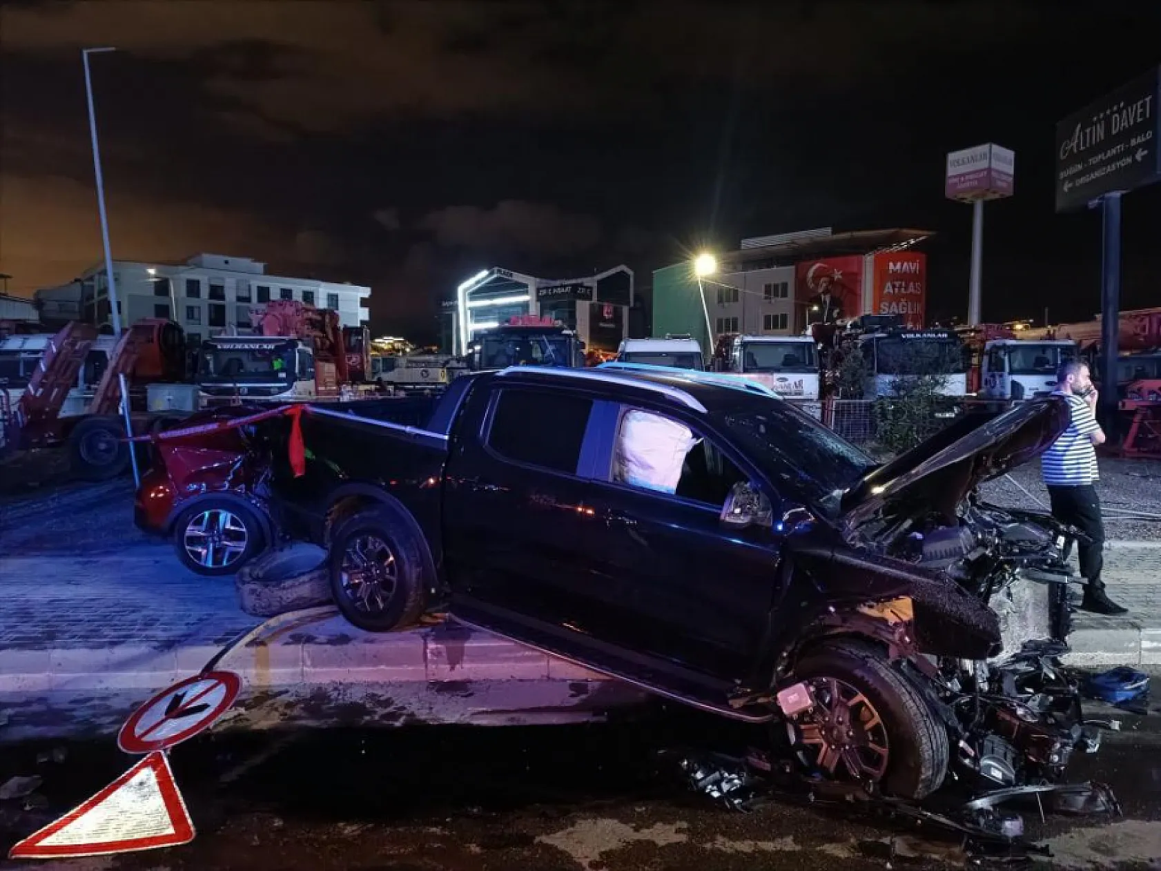 Feci Trafik Kazası: İki Kız Kardeş Hayatını Kaybetti