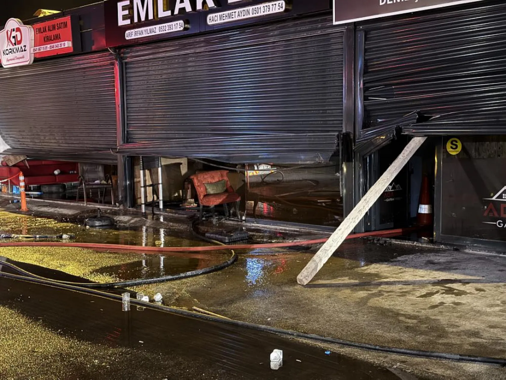 Faciaya ramak kala... Bilinçsizce yakılan ateş, 4 dükkana felaketi yaşattı