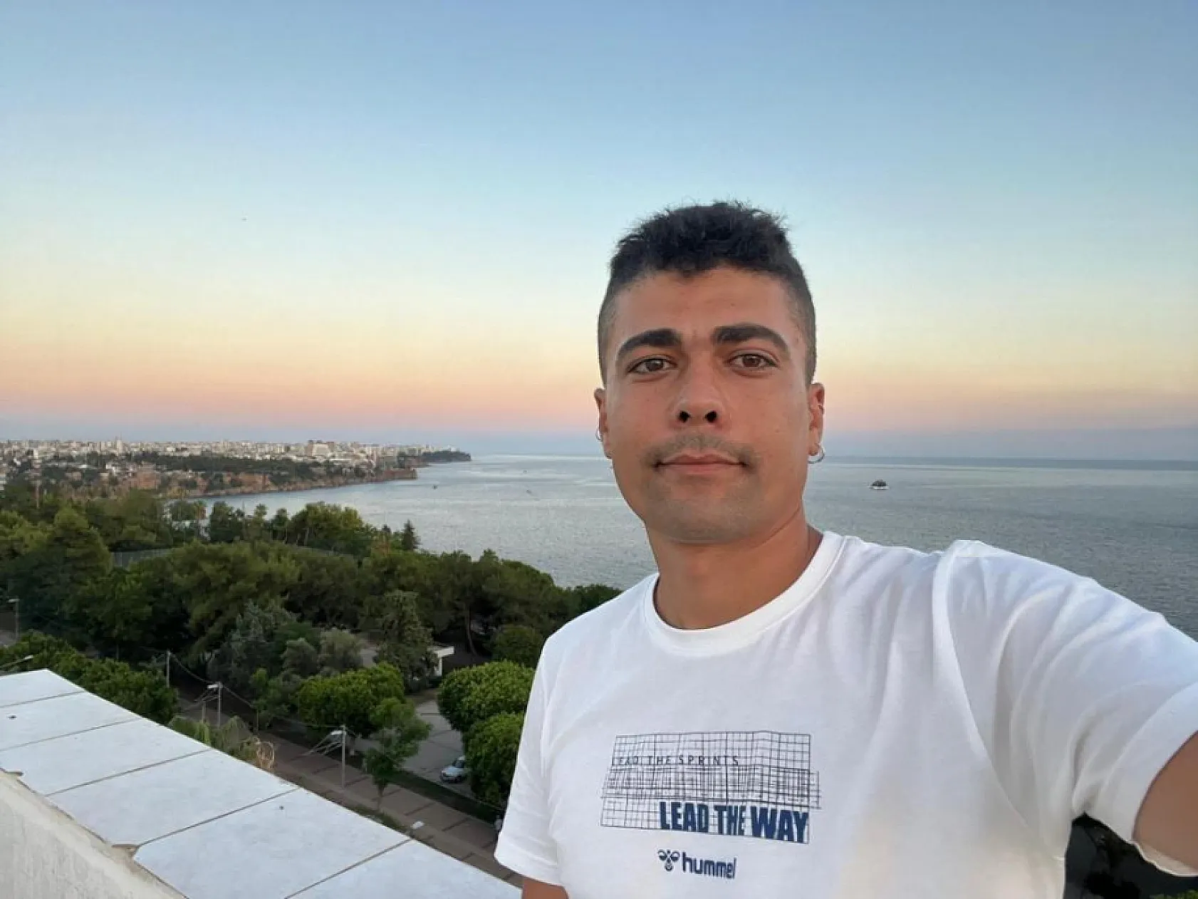 Düğün hazırlığı yapan gencin ölümüne sebep olan sürücü serbest bırakıldı, aile karara tepki gösterdi