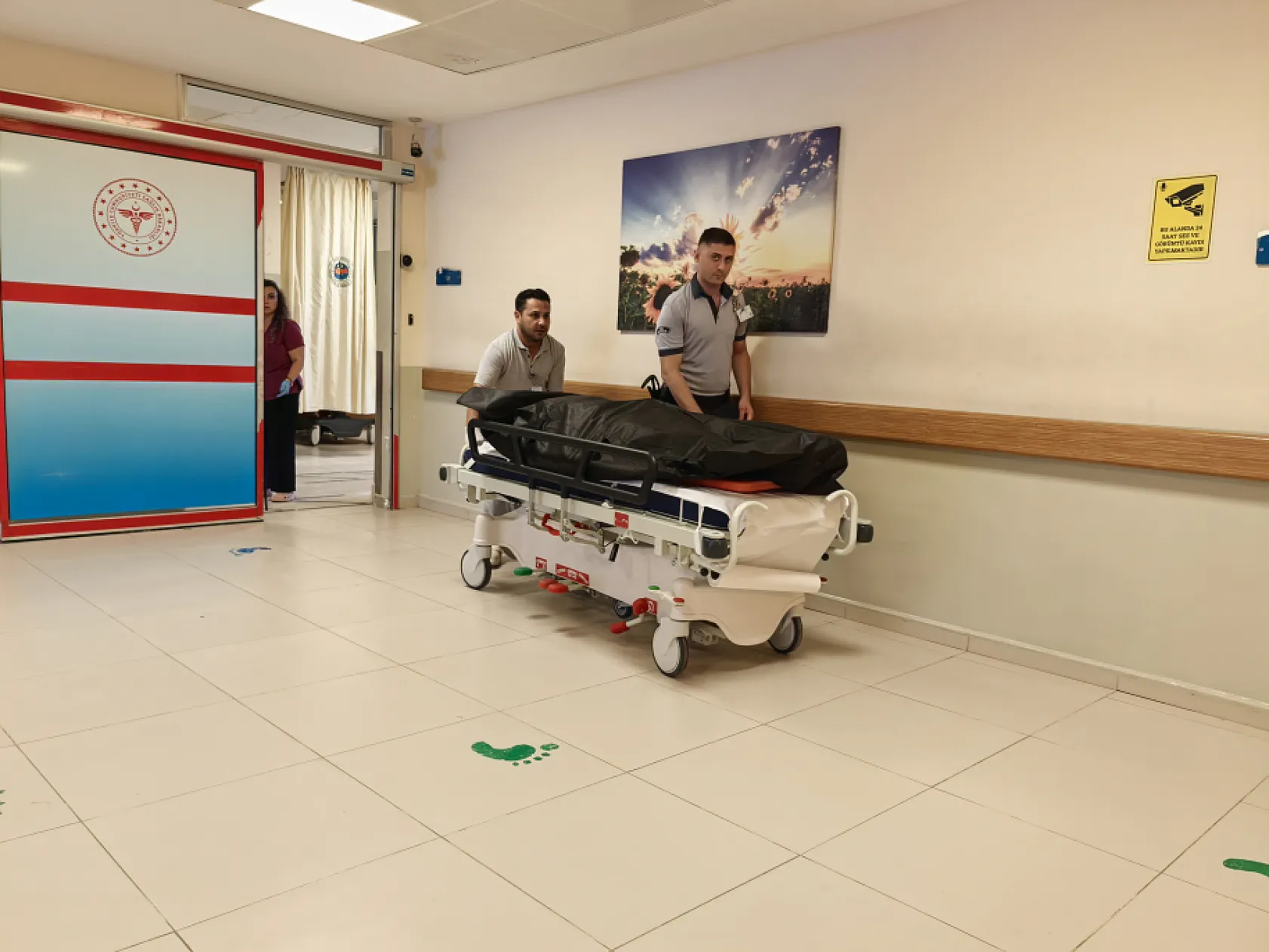 Devrilen motosiklet bariyerlere çarptı: Baba öldü, kızı ağır yaralandı