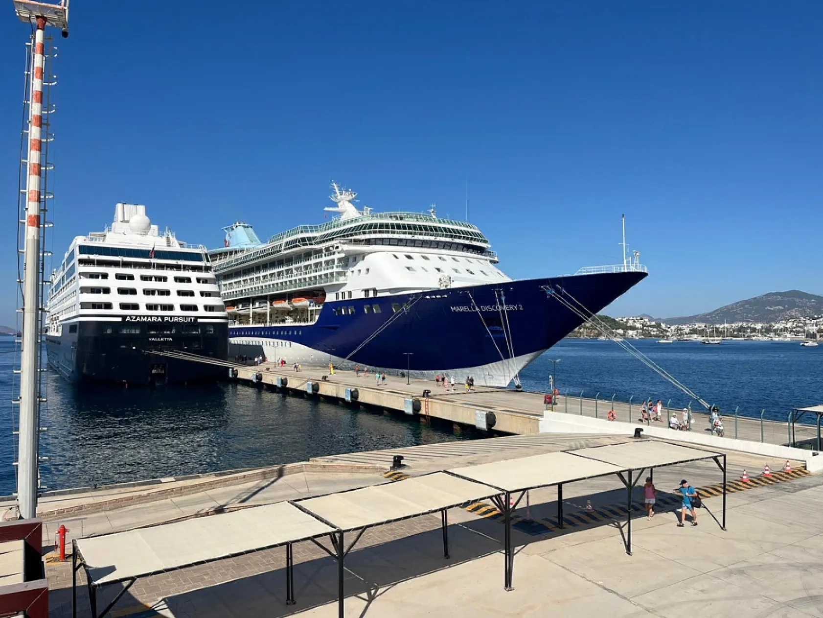 Bodrum'a 2 gemi ile 2 bin 609 turist geldi