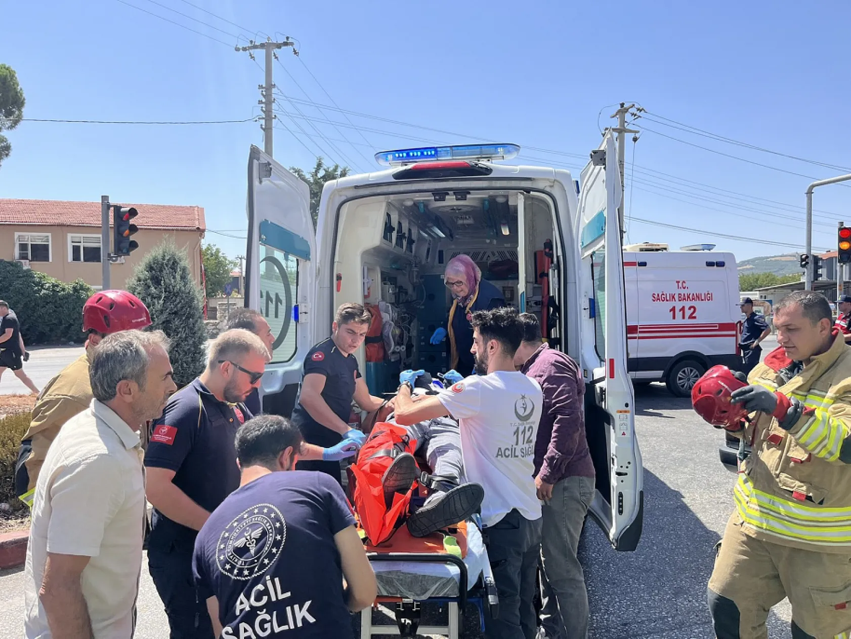 Orman arazözü ile otomobil kavşakta çarpıştı: 1 yaralı