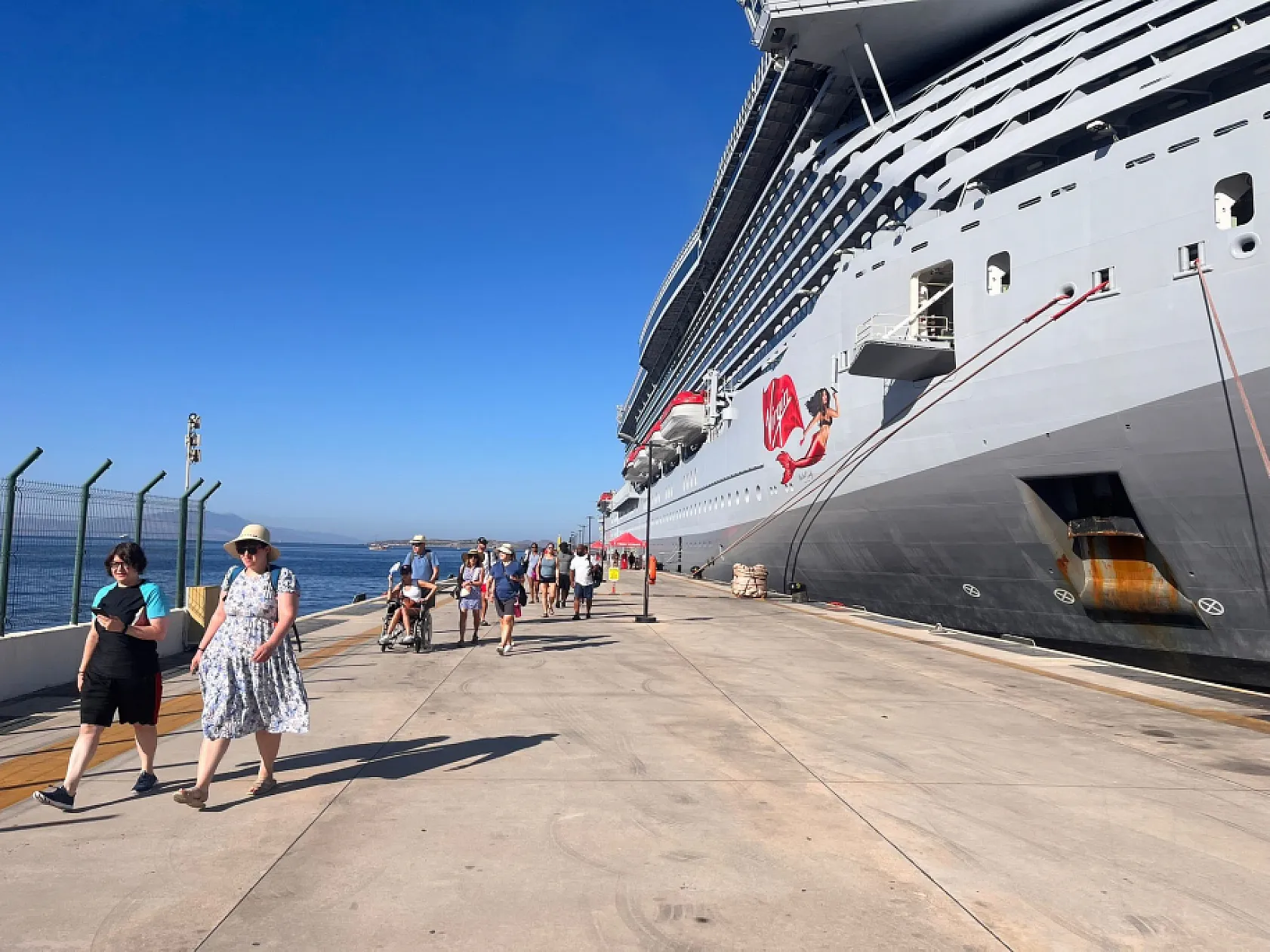 Bodrum'a 2 gemi birden geldi